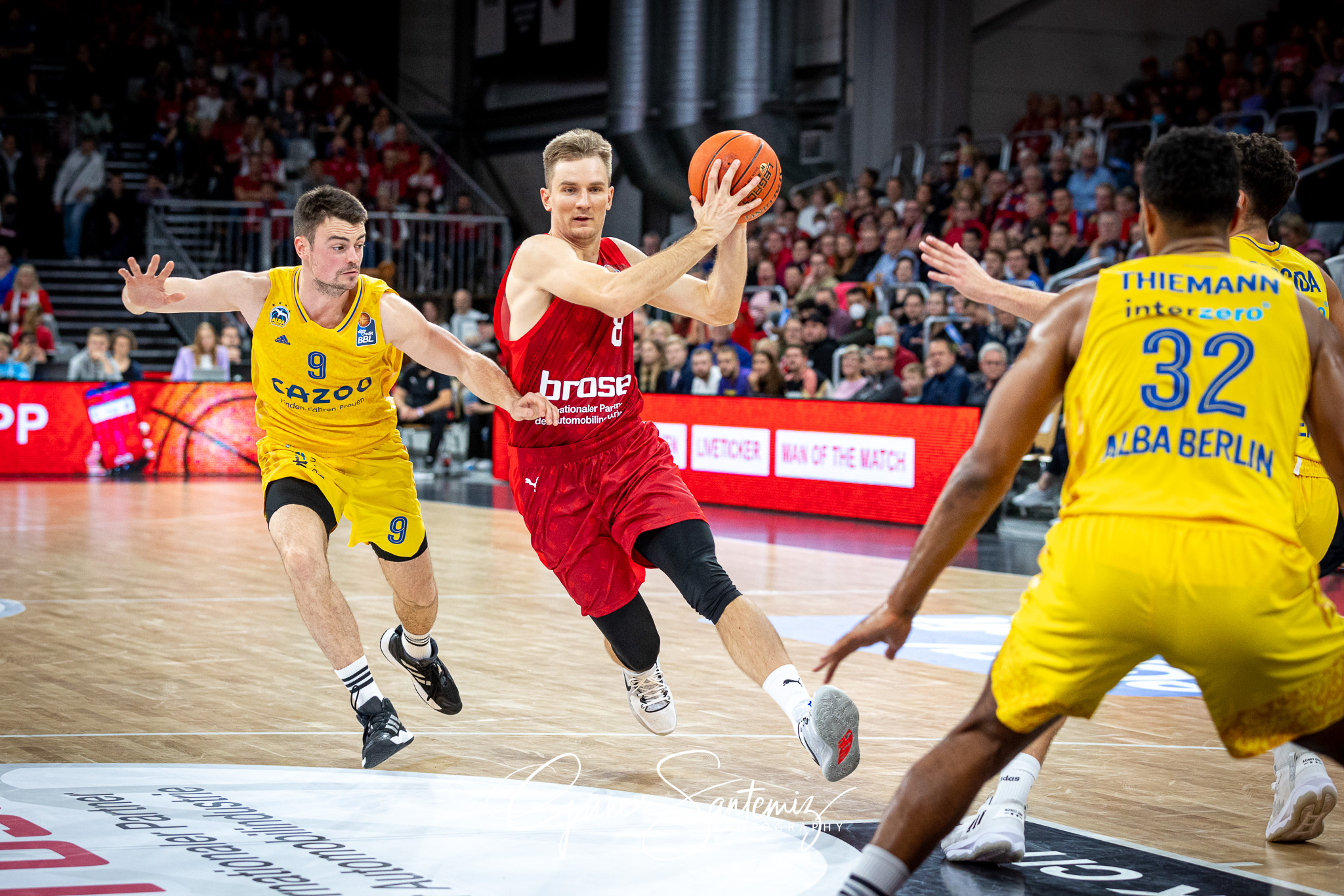 Brose Bamberg vs. Alba Berlin - Basketball - easyCredit BBL - 1.