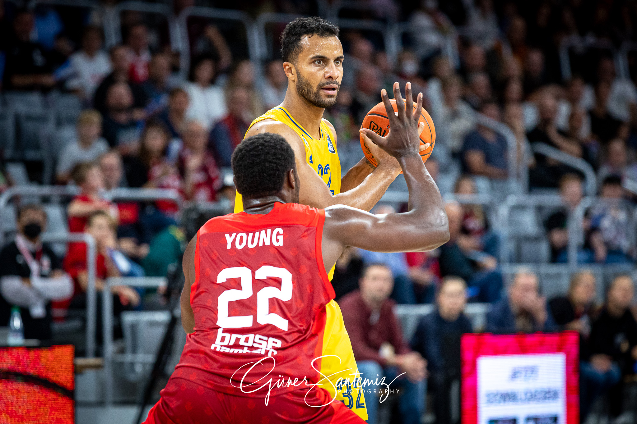Brose Bamberg vs. Alba Berlin - Basketball - easyCredit BBL - 1.