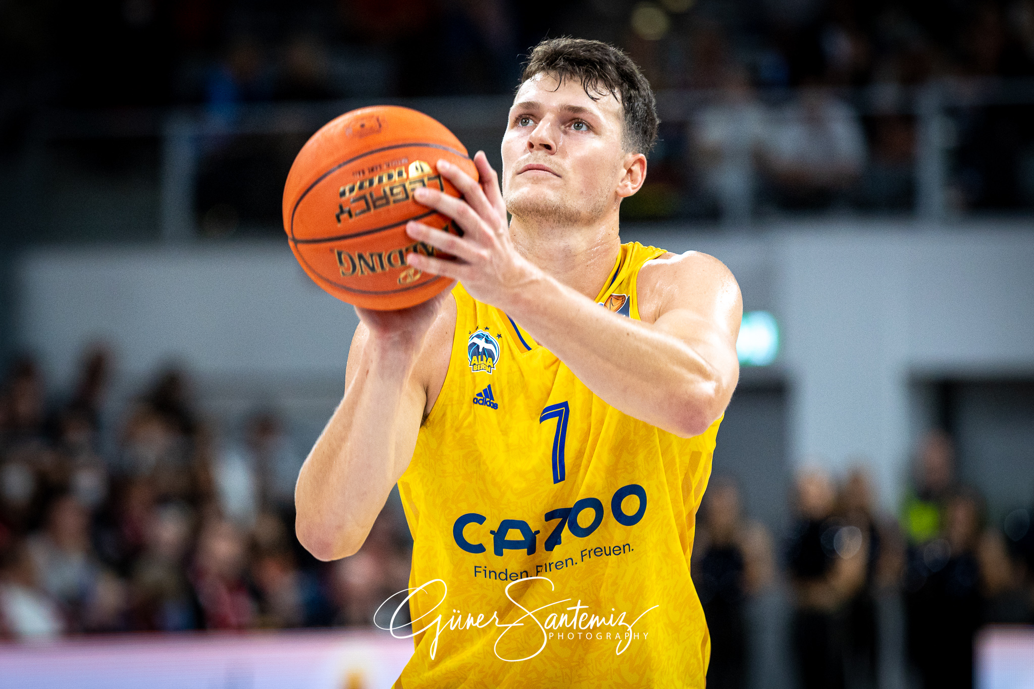 Brose Bamberg vs. Alba Berlin - Basketball - easyCredit BBL - 1.