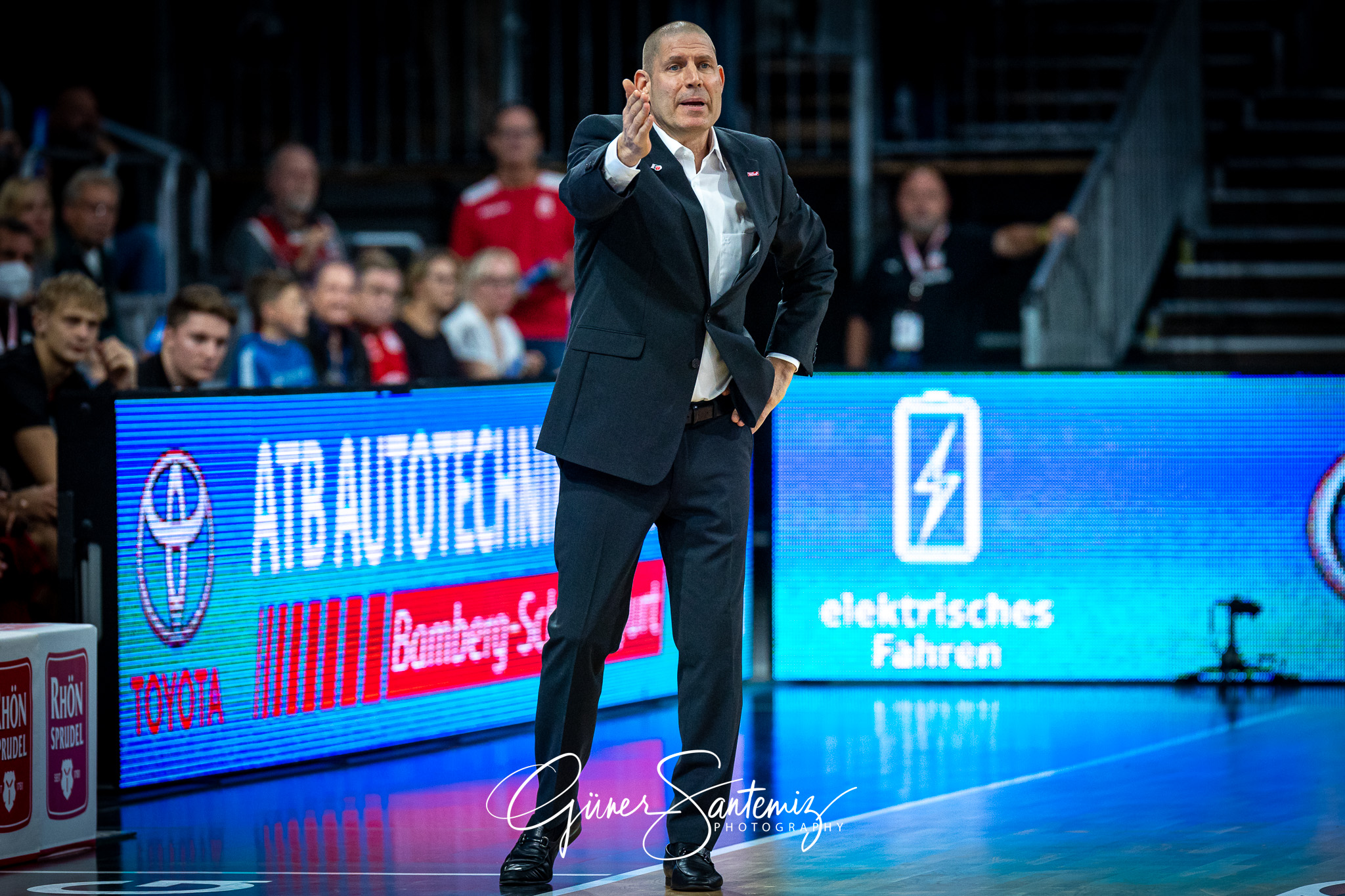 Brose Bamberg vs. Hakro Merlins Crailsheim - Basketball - easyCr