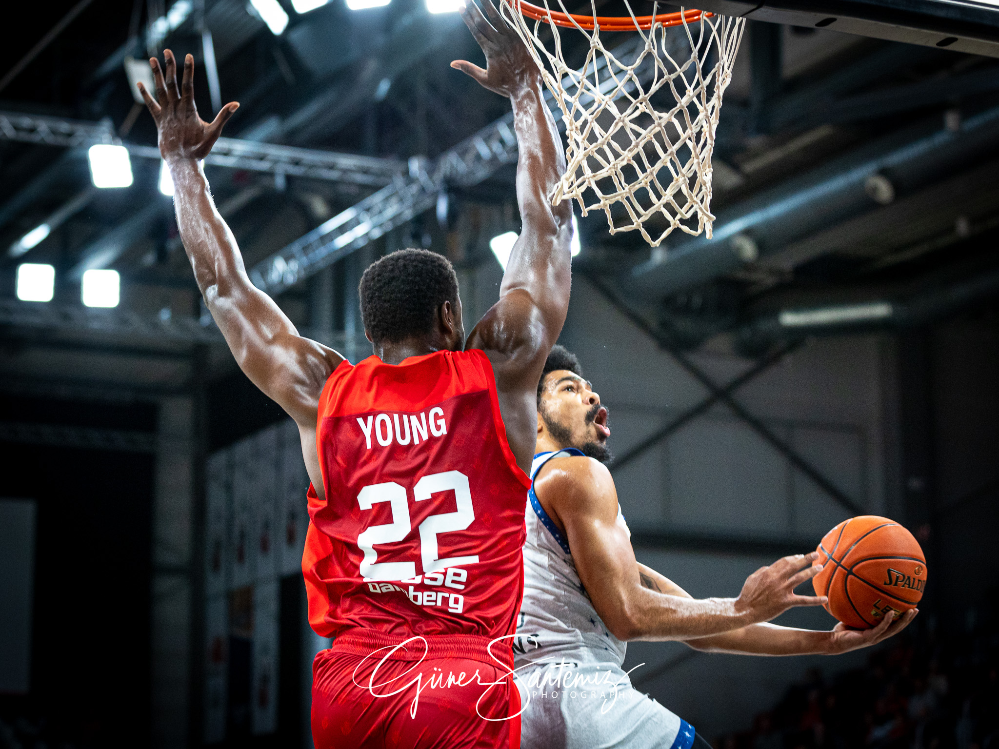 Brose Bamberg vs. Hakro Merlins Crailsheim - Basketball - easyCr