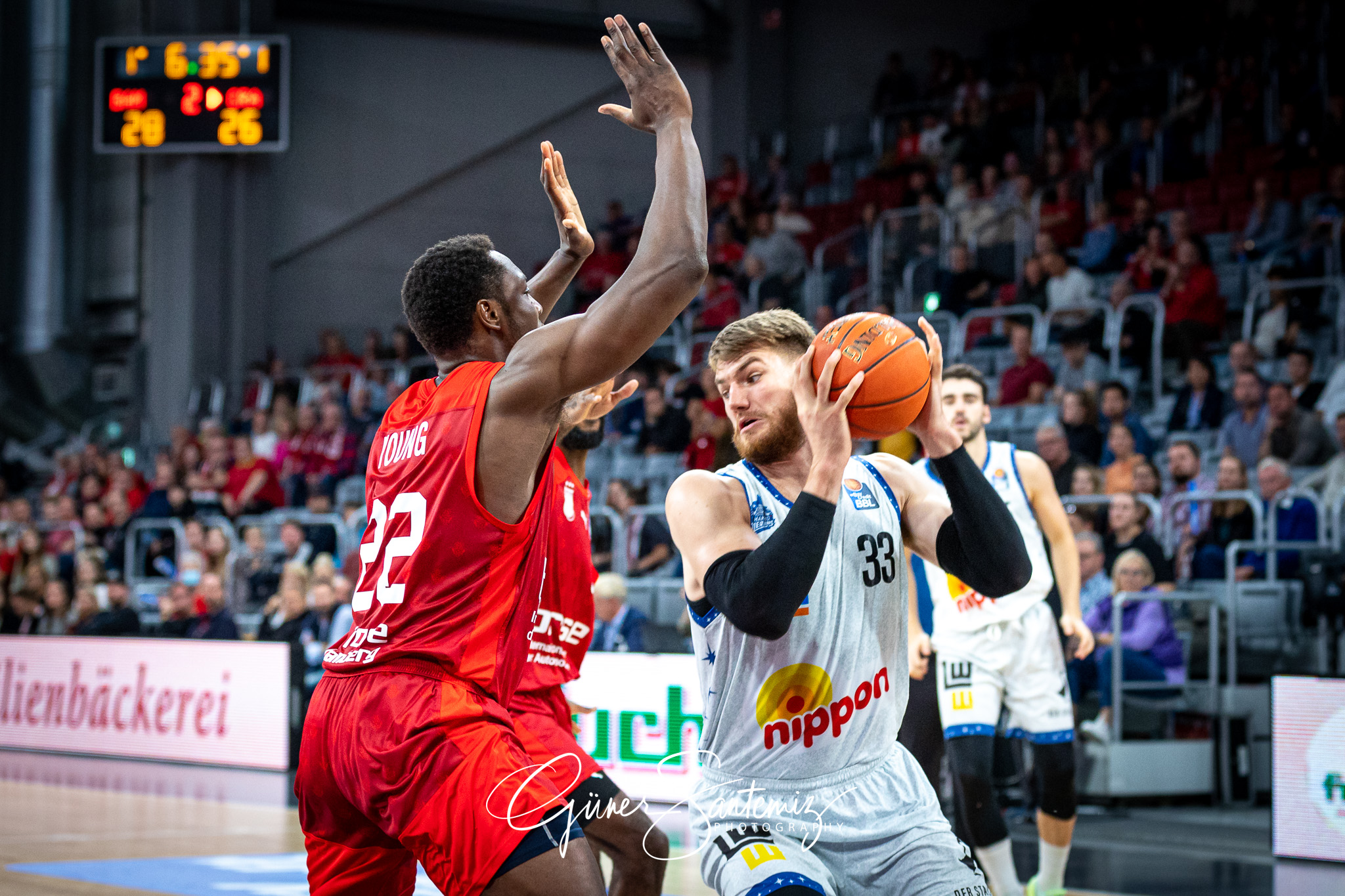 Brose Bamberg vs. Hakro Merlins Crailsheim - Basketball - easyCr