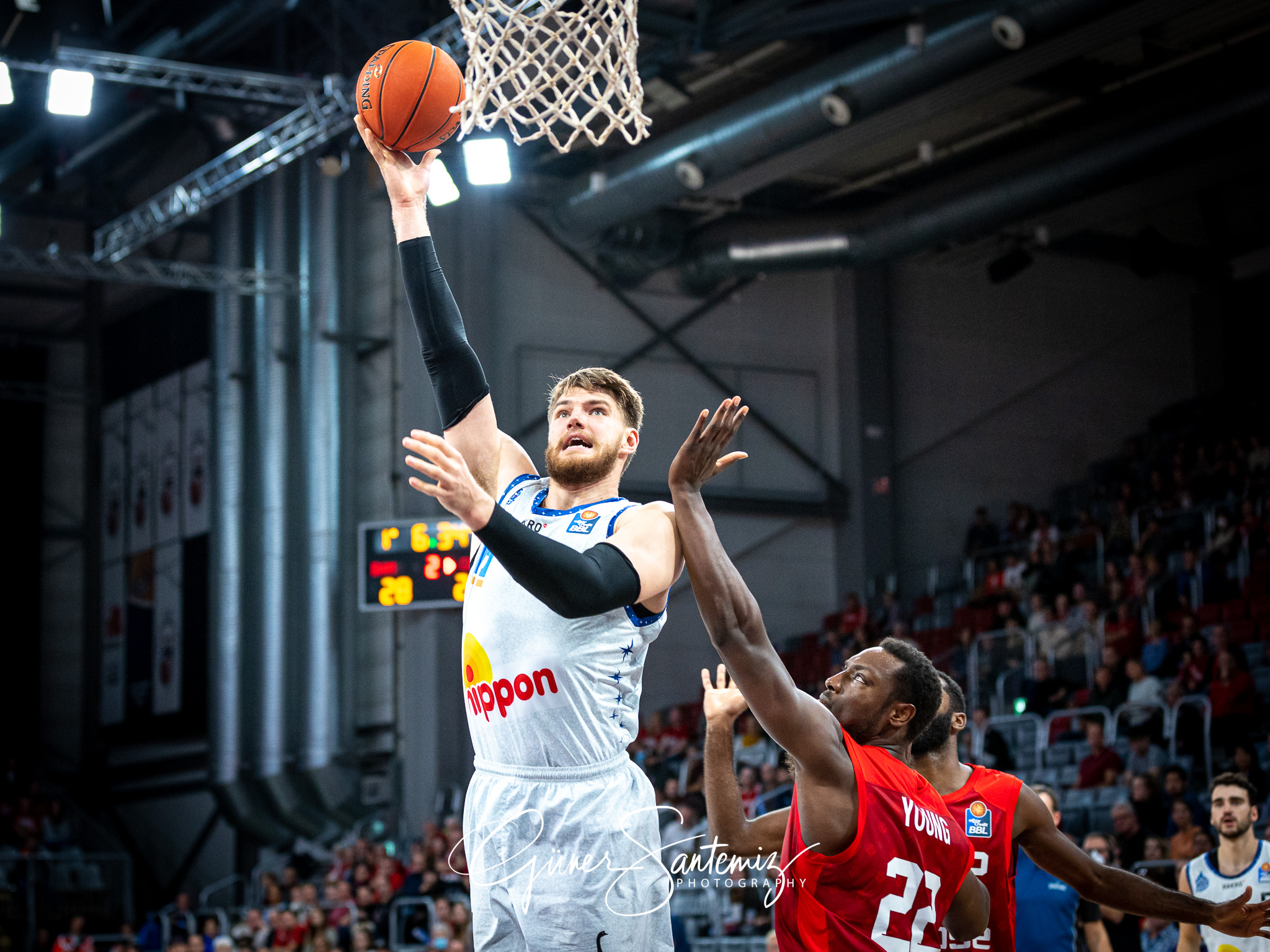 Brose Bamberg vs. Hakro Merlins Crailsheim - Basketball - easyCr