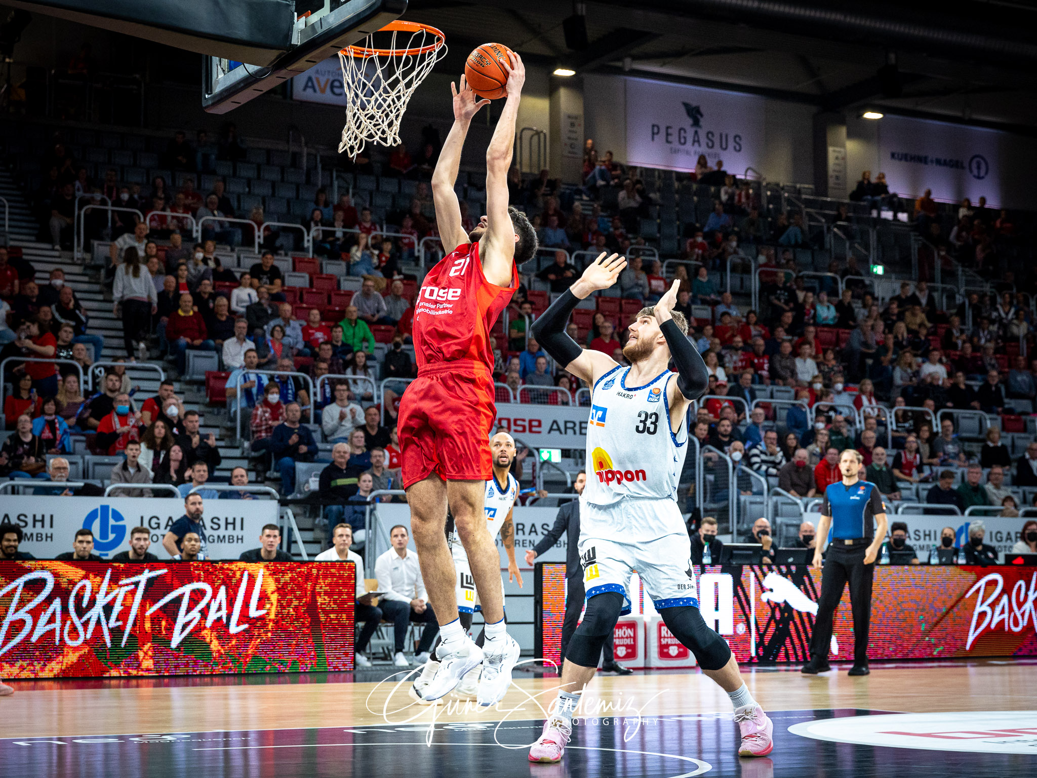 Brose Bamberg vs. Hakro Merlins Crailsheim - Basketball - easyCr