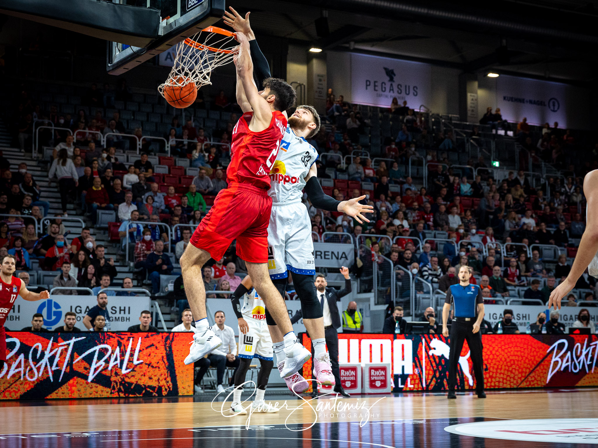 Brose Bamberg vs. Hakro Merlins Crailsheim - Basketball - easyCr