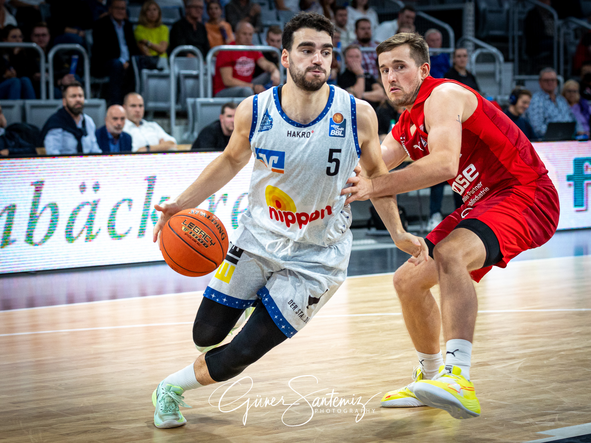 Brose Bamberg vs. Hakro Merlins Crailsheim - Basketball - easyCr