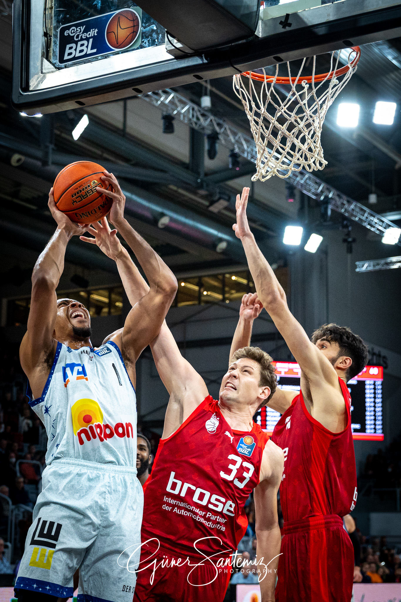 Brose Bamberg vs. Hakro Merlins Crailsheim - Basketball - easyCr