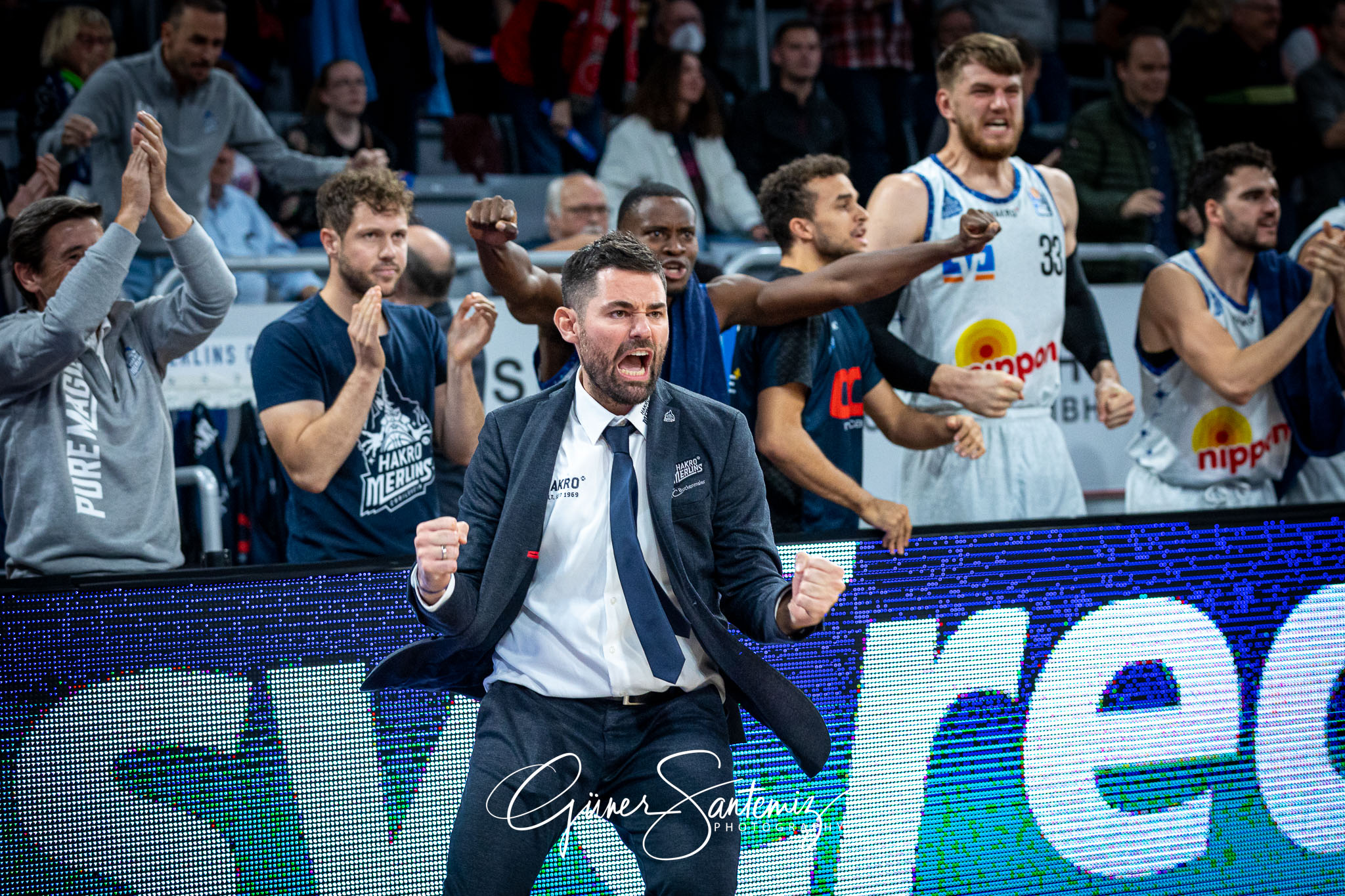 Brose Bamberg vs. Hakro Merlins Crailsheim - Basketball - easyCr