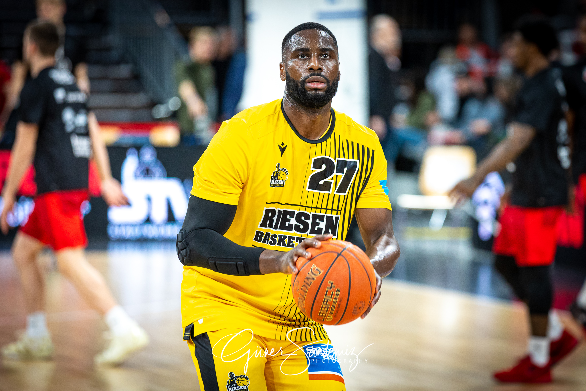 Brose Bamberg vs. MHP Riesen Ludwigsburg - Basketball - easyCred