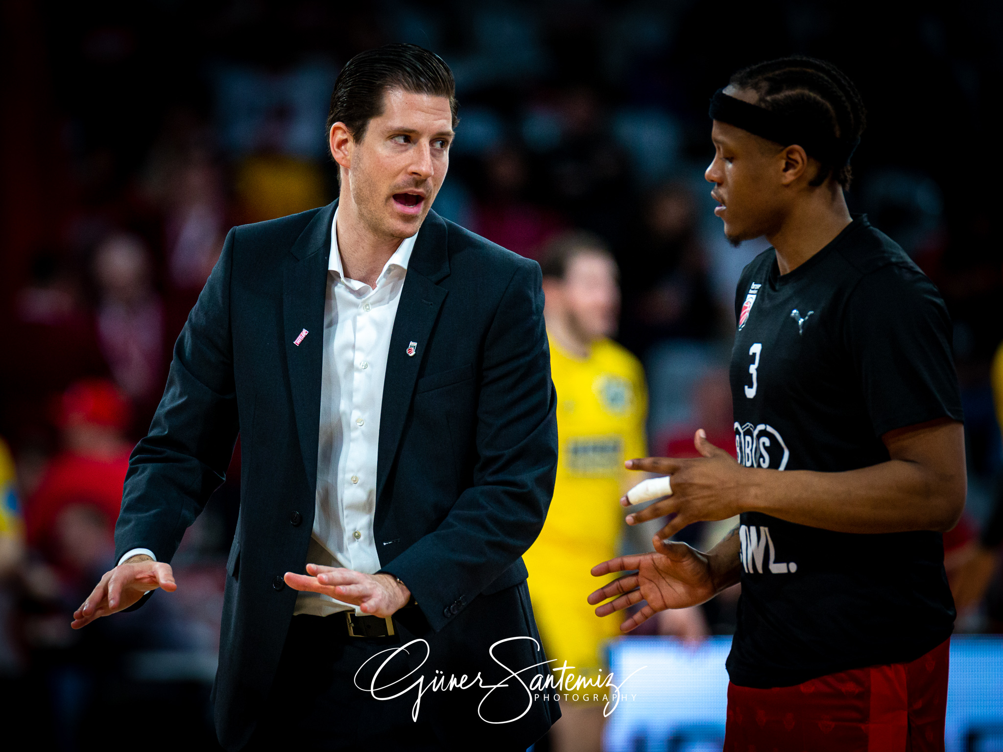 Brose Bamberg vs. MHP Riesen Ludwigsburg - Basketball - easyCred