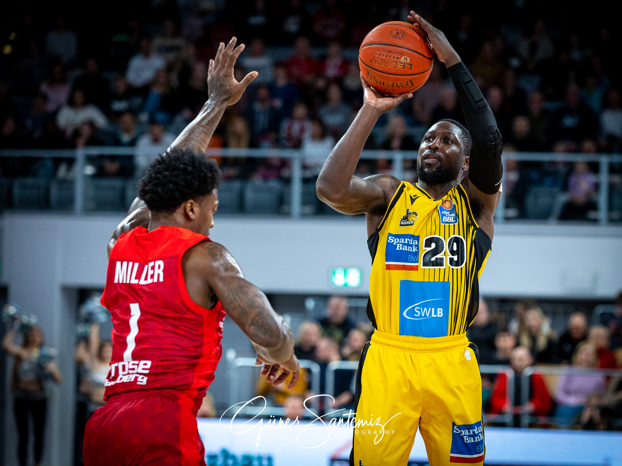 Brose Bamberg vs. MHP Riesen Ludwigsburg - Basketball - easyCred