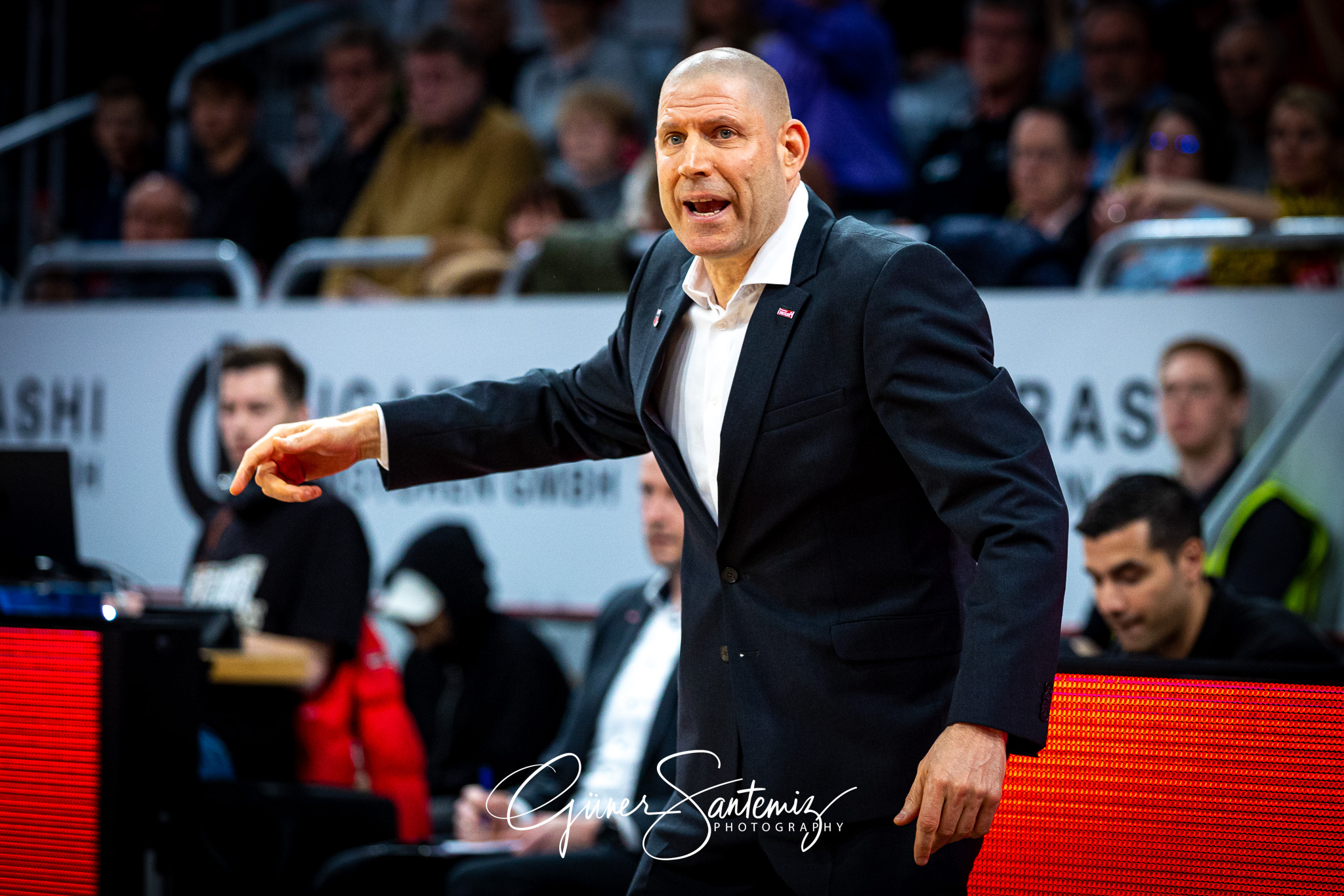 Brose Bamberg vs. MHP Riesen Ludwigsburg - Basketball - easyCred