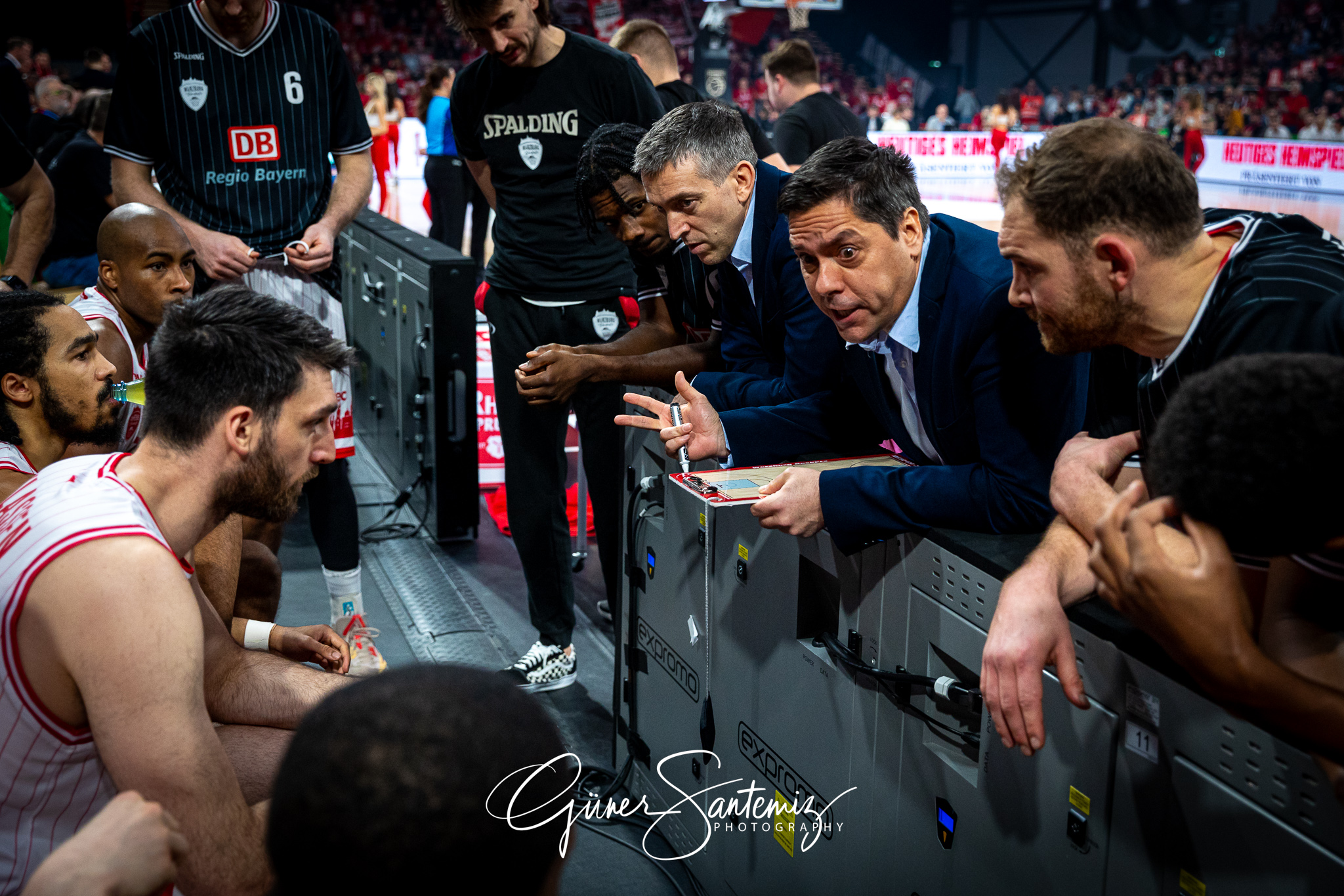Bamberg Baskets vs. Wuerzburg Baskets - Basketball - easyCredit