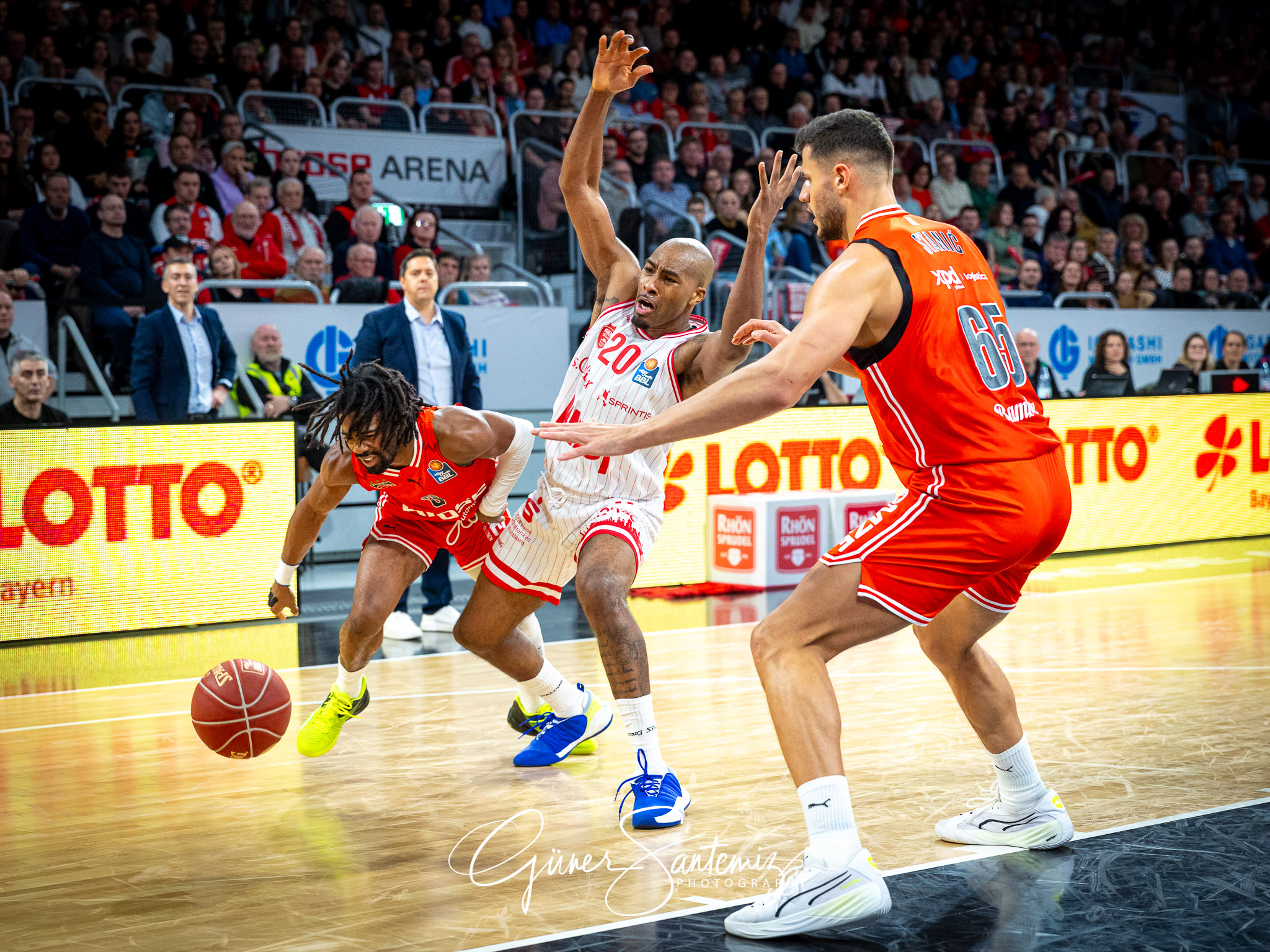 Bamberg Baskets vs. Wuerzburg Baskets - Basketball - easyCredit