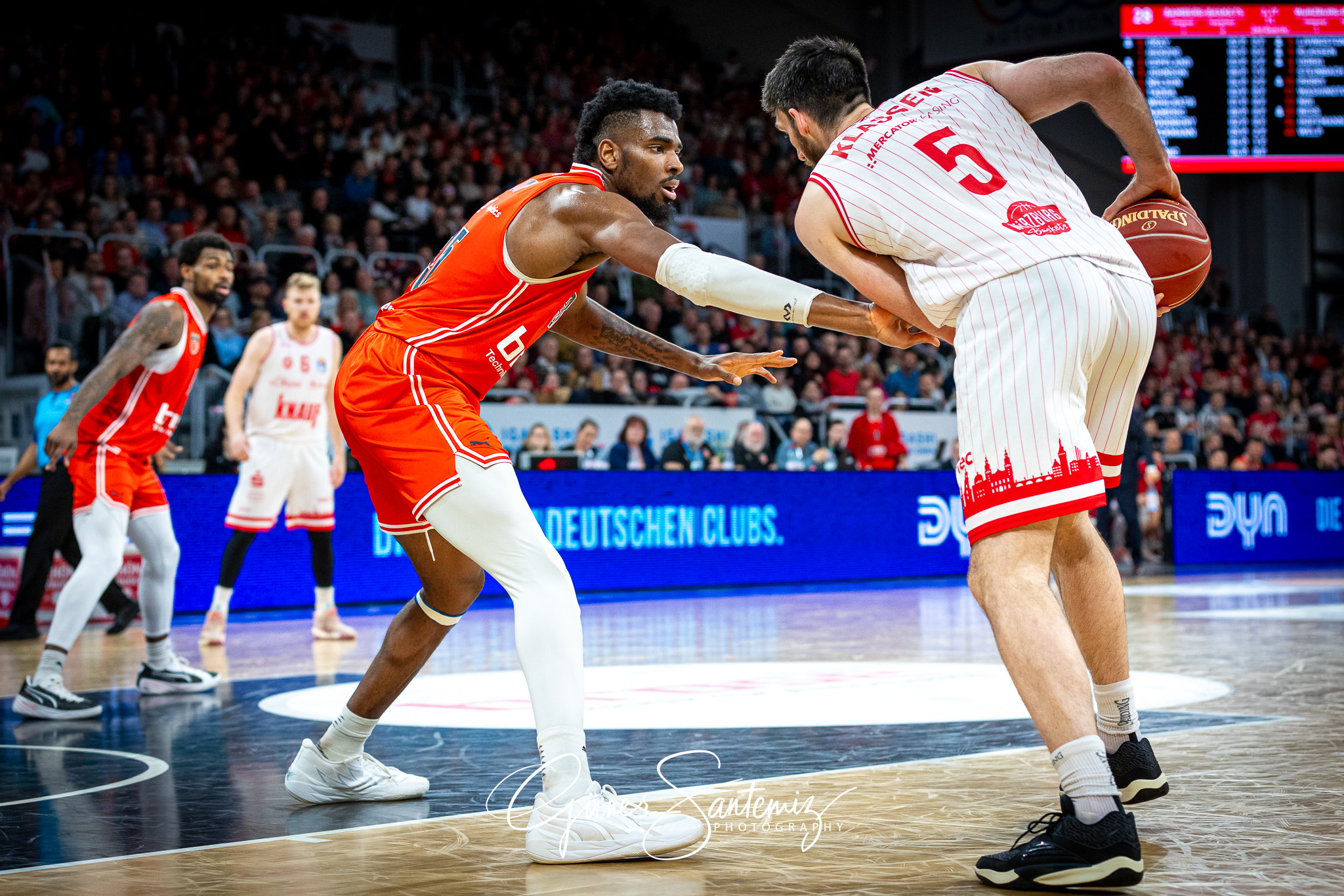 Bamberg Baskets vs. Wuerzburg Baskets - Basketball - easyCredit