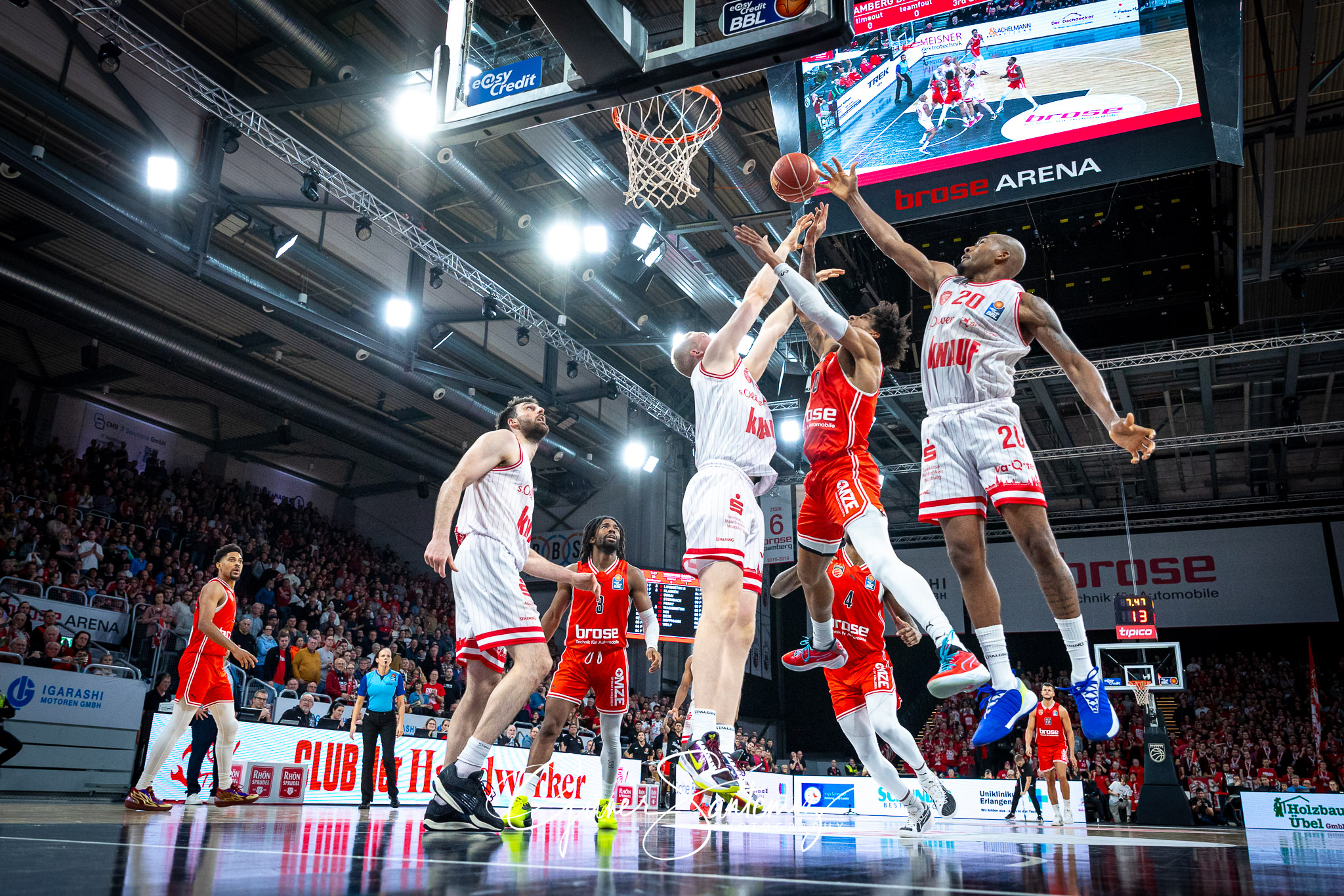 Bamberg Baskets vs. Wuerzburg Baskets - Basketball - easyCredit