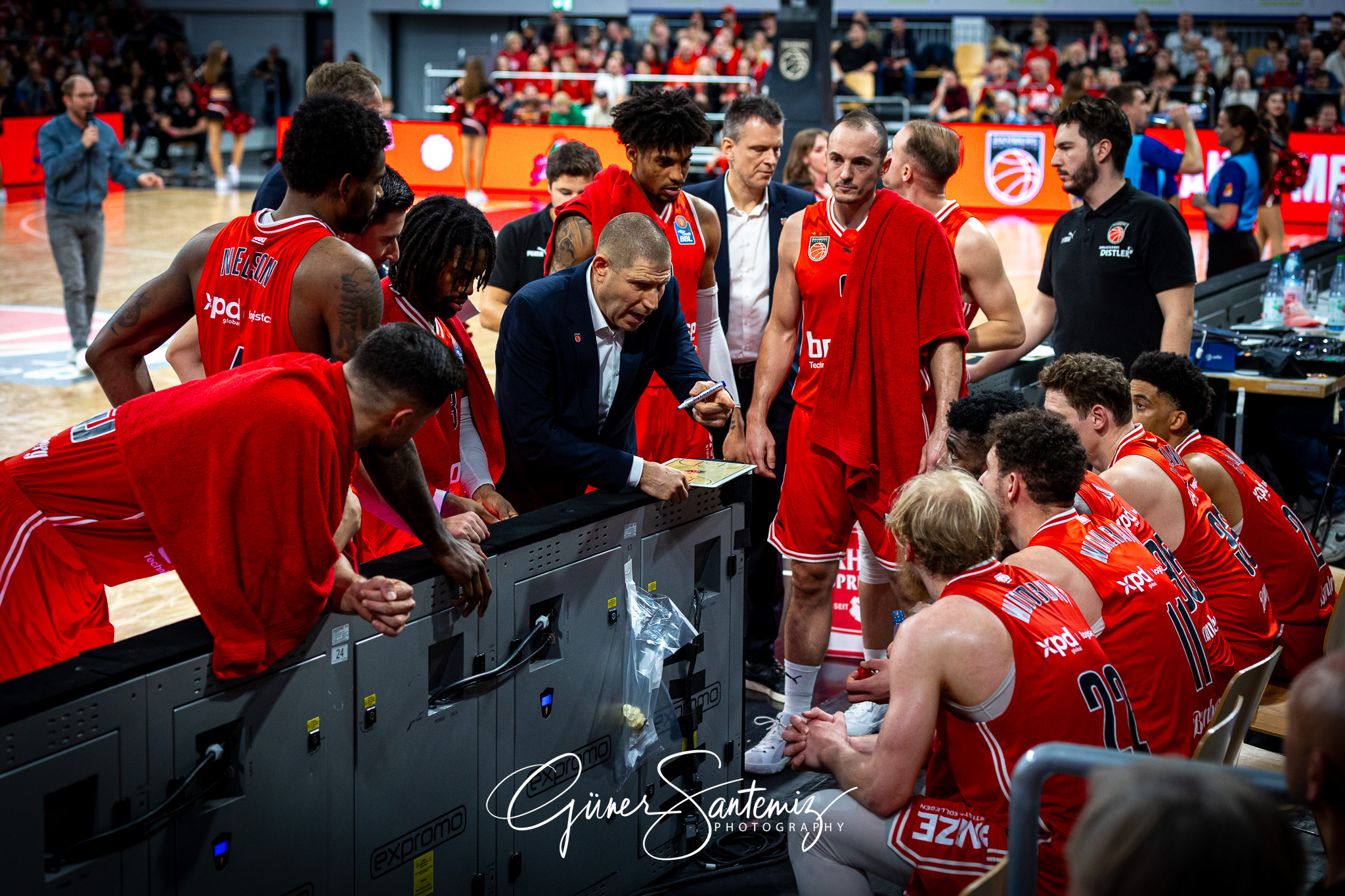 Bamberg Baskets vs. Wuerzburg Baskets - Basketball - easyCredit