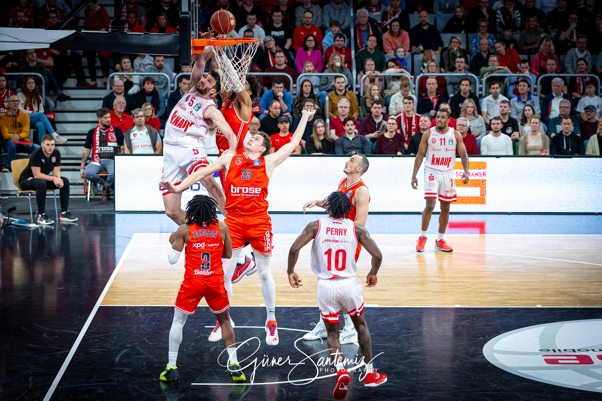 Bamberg Baskets vs. Wuerzburg Baskets - Basketball - easyCredit