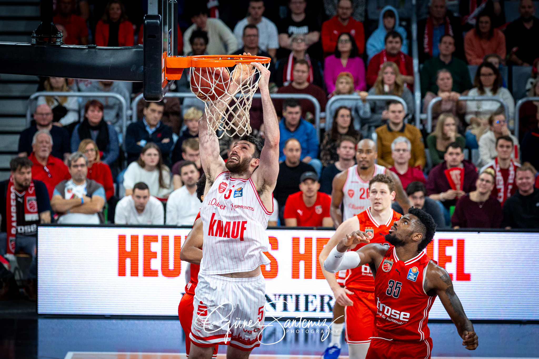 Bamberg Baskets vs. Wuerzburg Baskets - Basketball - easyCredit