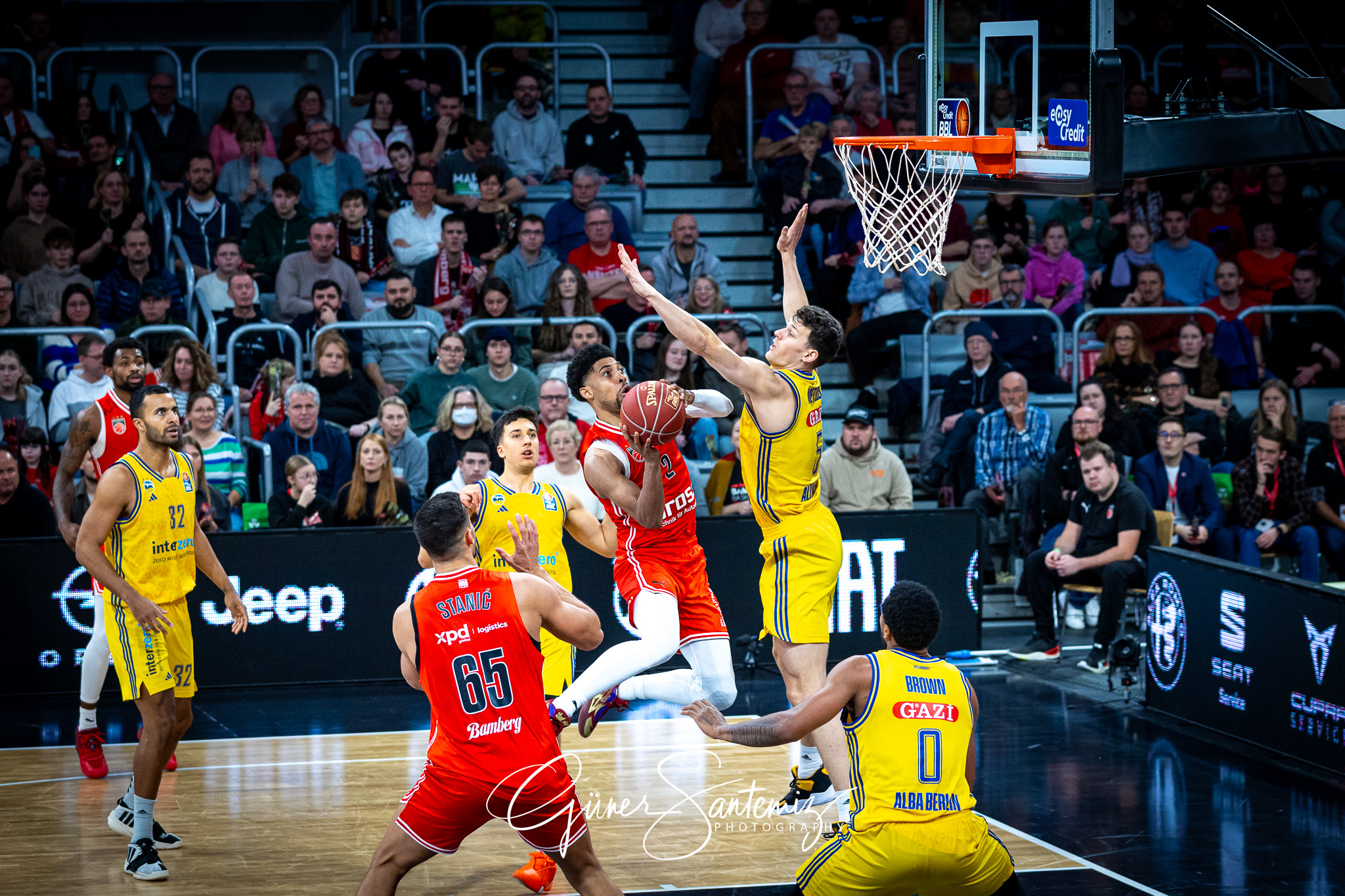 Bamberg Baskets vs. ALBA Berlin - Basketball - easyCredit BBL -