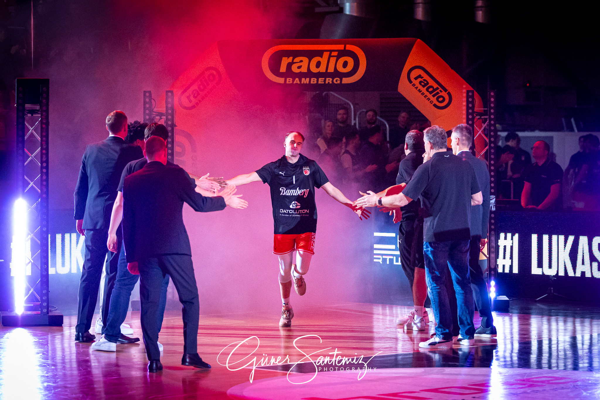 Bamberg Baskets vs. Syntainics MBC - Basketball - easyCredit BBL