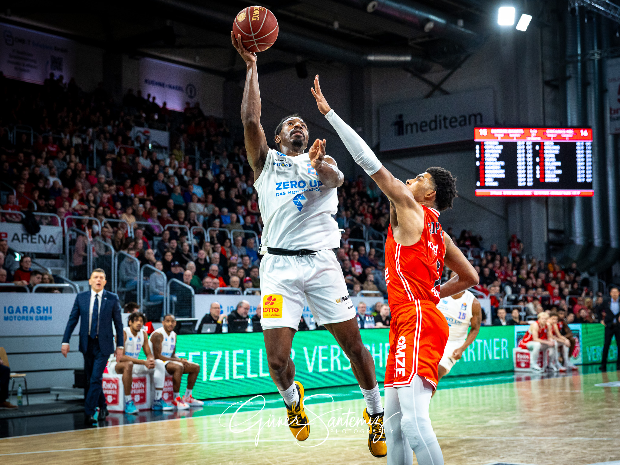 Bamberg Baskets vs. Syntainics MBC - Basketball - easyCredit BBL