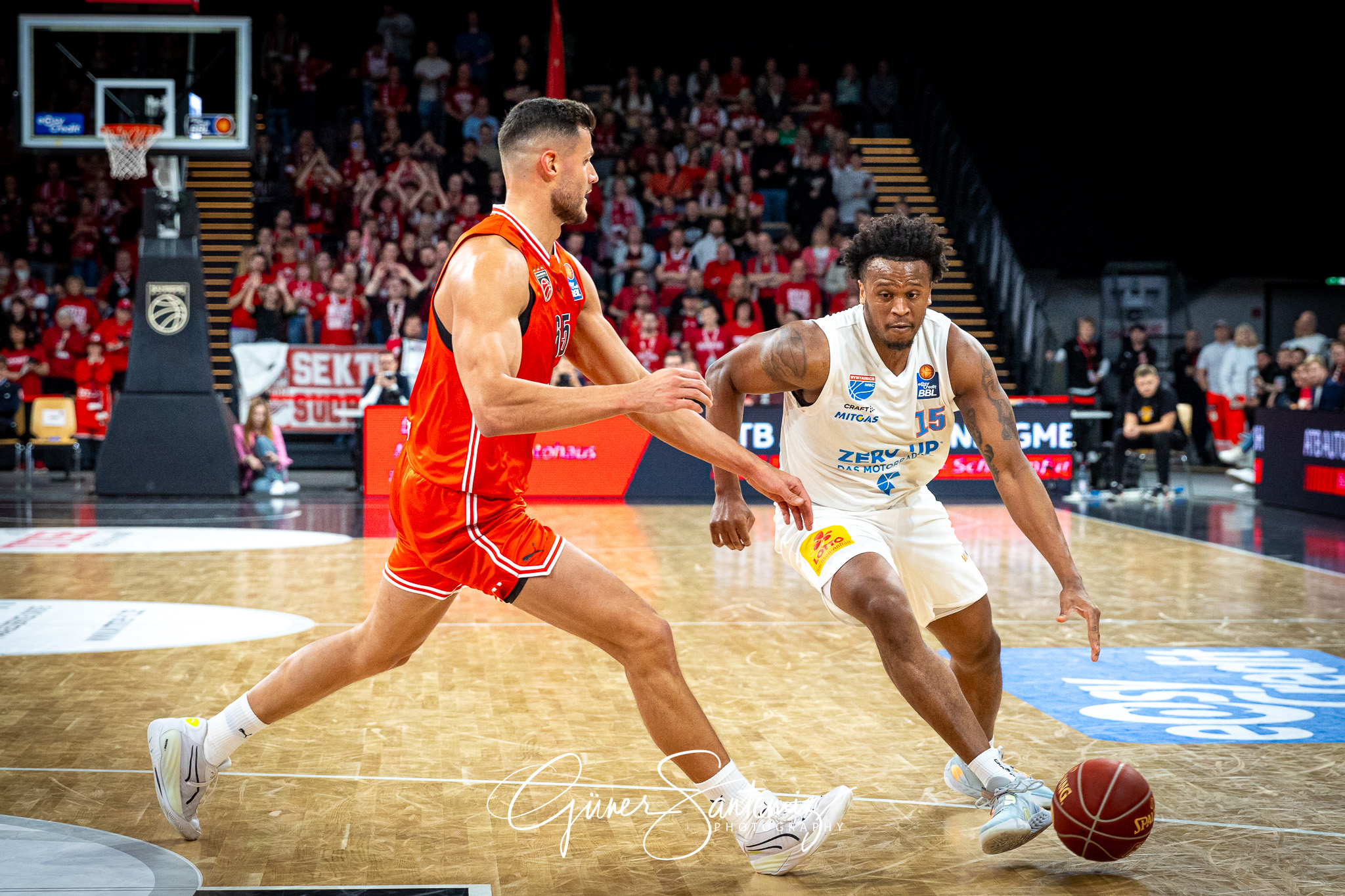 Bamberg Baskets vs. Syntainics MBC - Basketball - easyCredit BBL