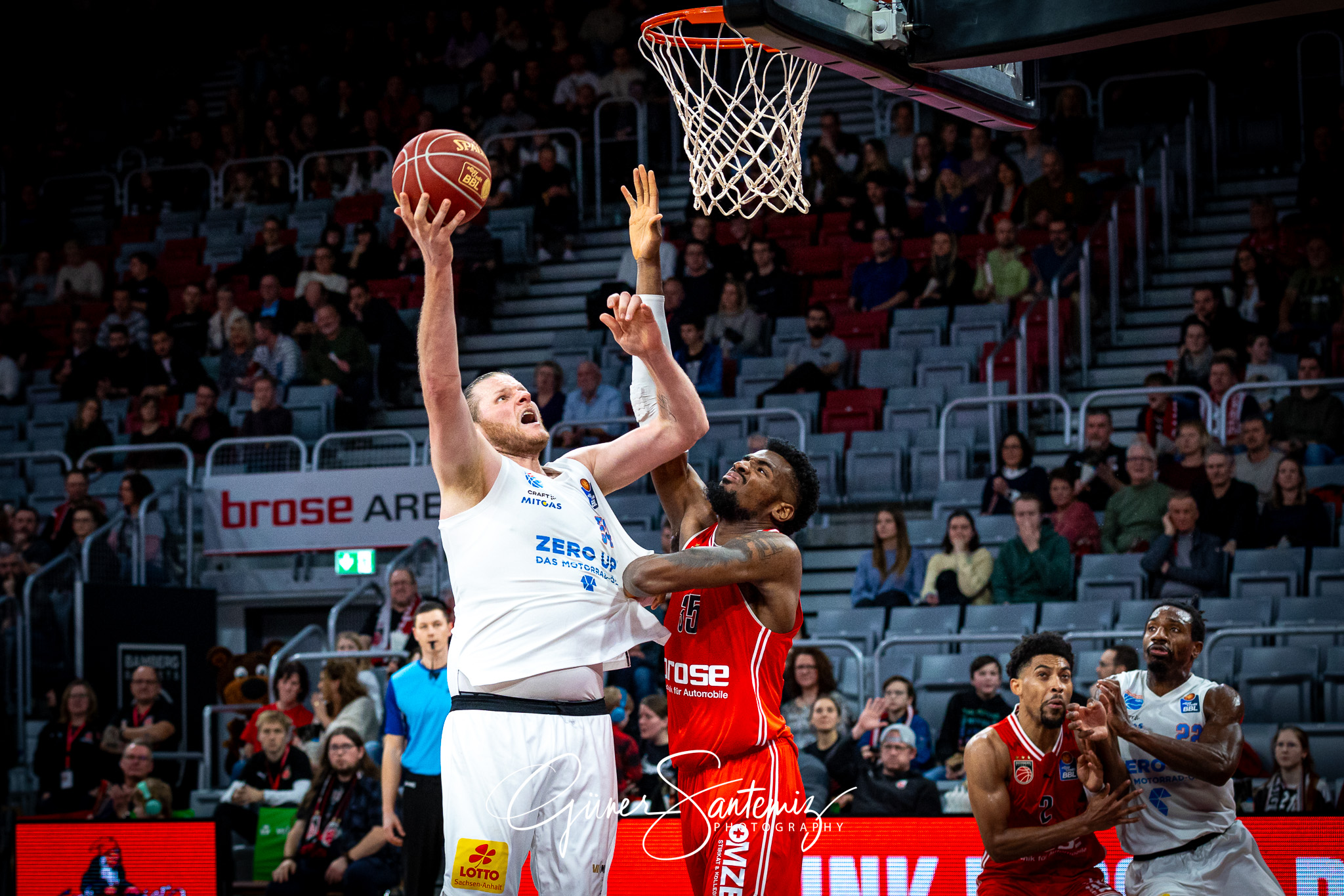 Bamberg Baskets vs. Syntainics MBC - Basketball - easyCredit BBL