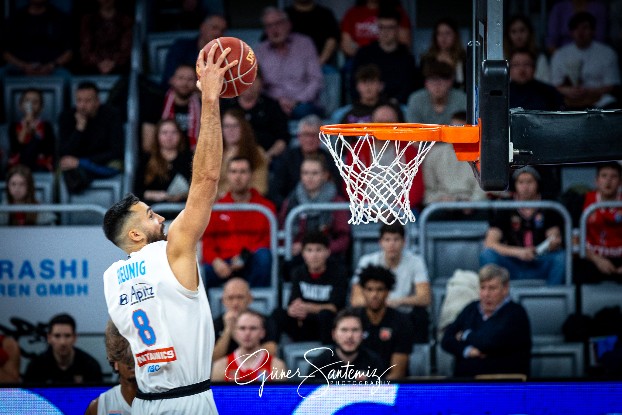 Bamberg Baskets vs. Syntainics MBC - Basketball - easyCredit BBL