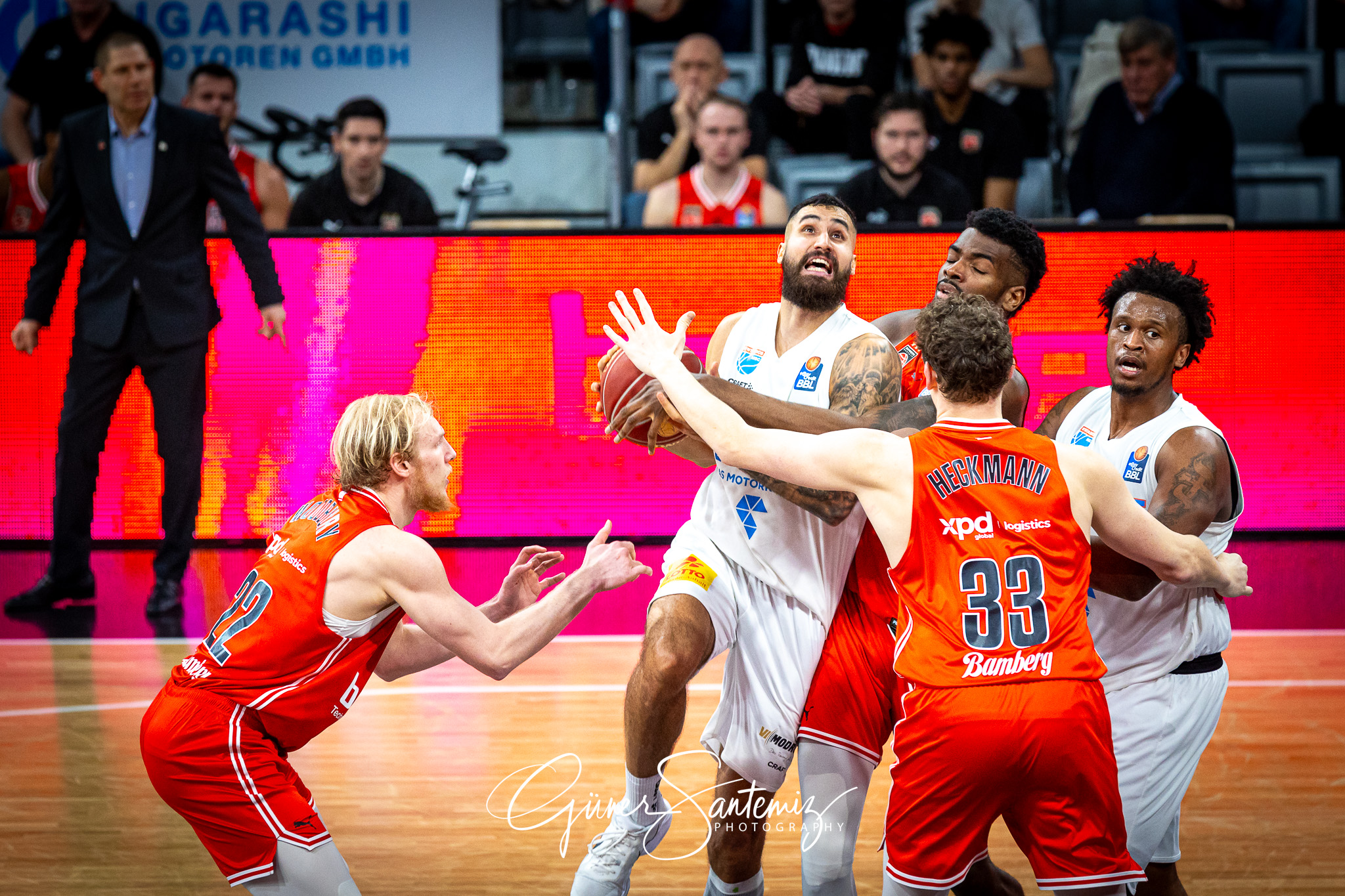 Bamberg Baskets vs. Syntainics MBC - Basketball - easyCredit BBL