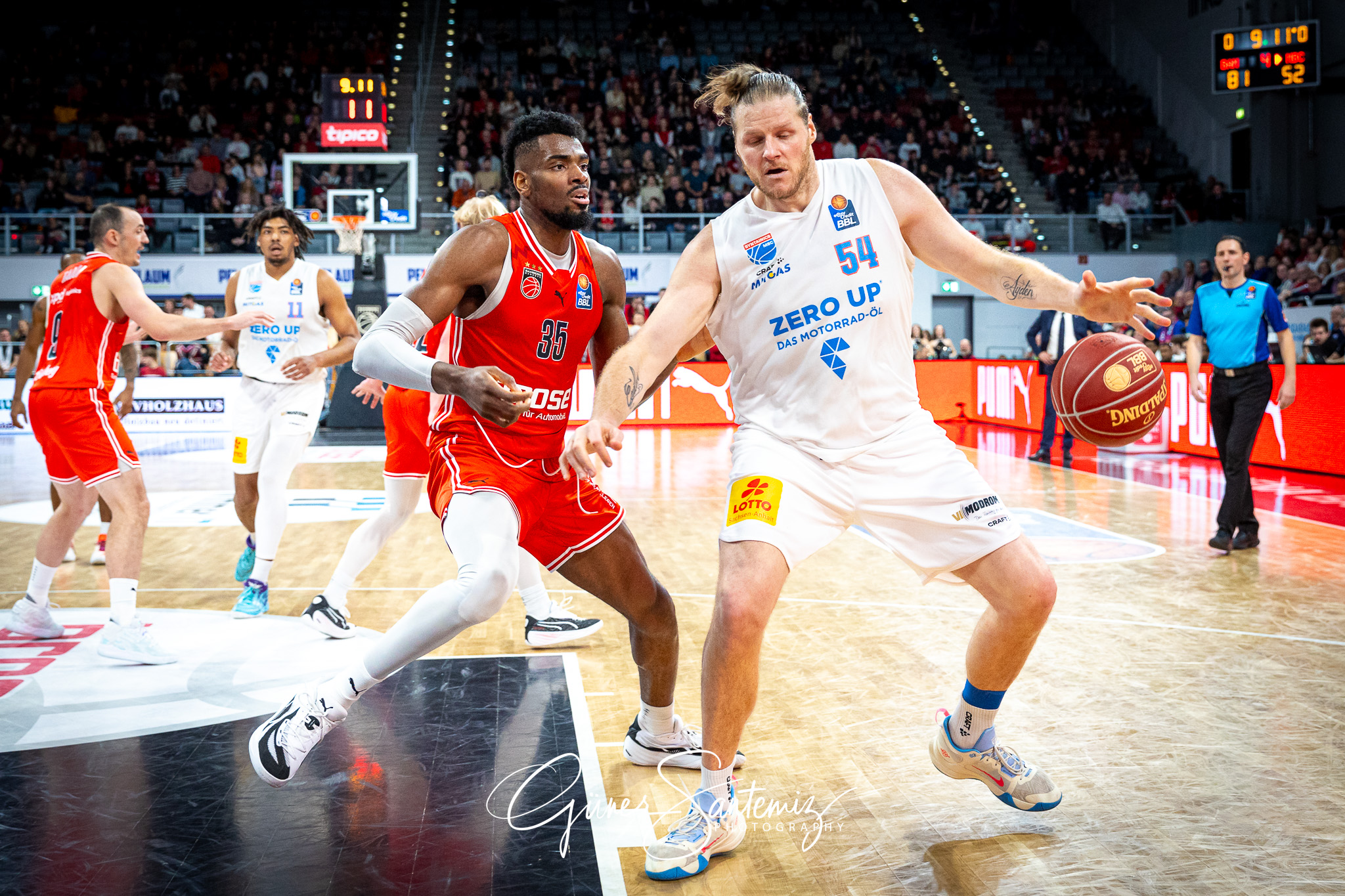 Bamberg Baskets vs. Syntainics MBC - Basketball - easyCredit BBL
