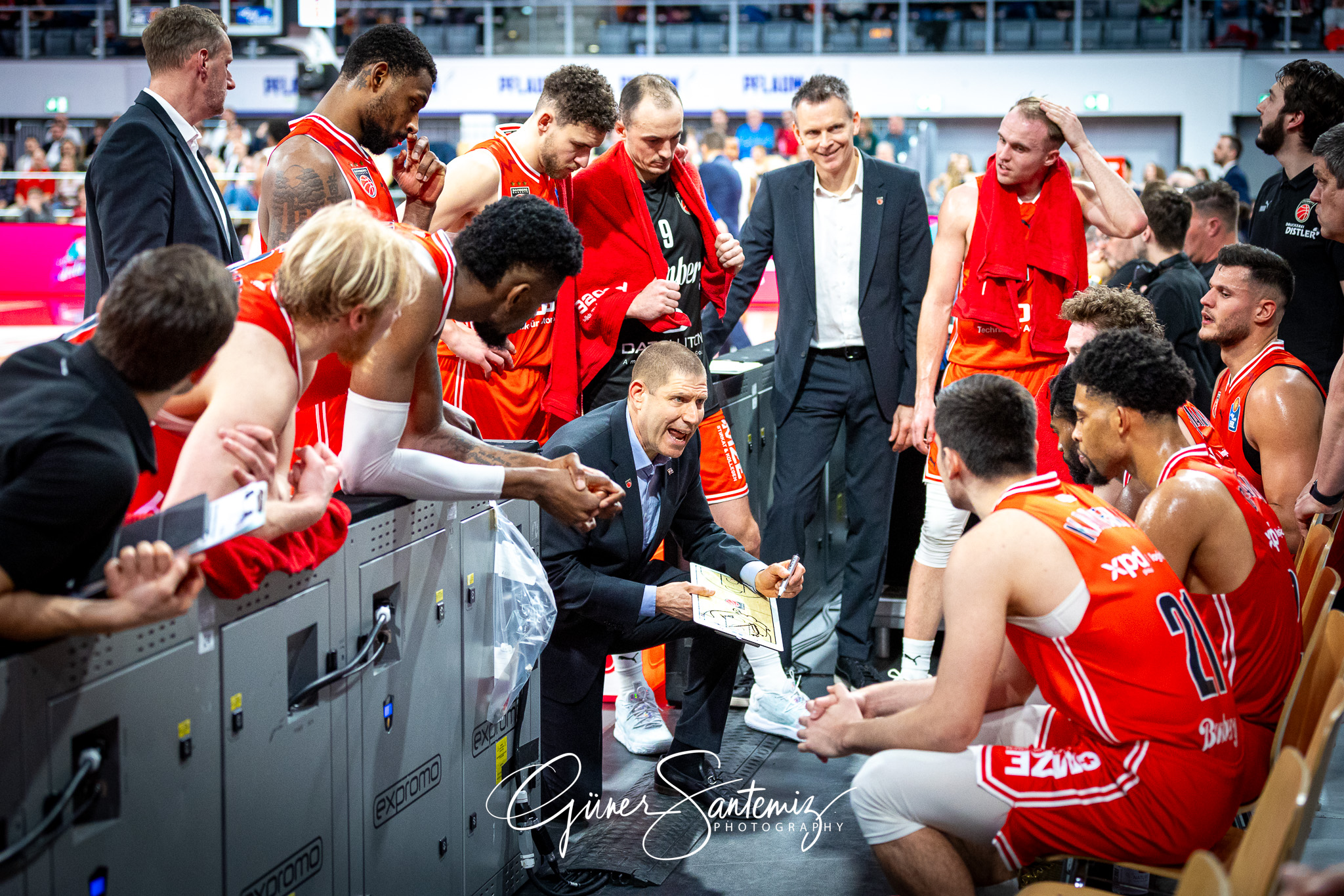 Bamberg Baskets vs. Syntainics MBC - Basketball - easyCredit BBL