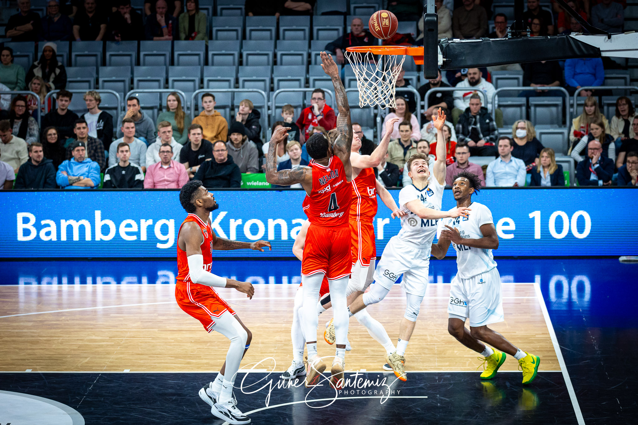 Bamberg Baskets vs. MLP Academics Heidelberg - Basketball - easy