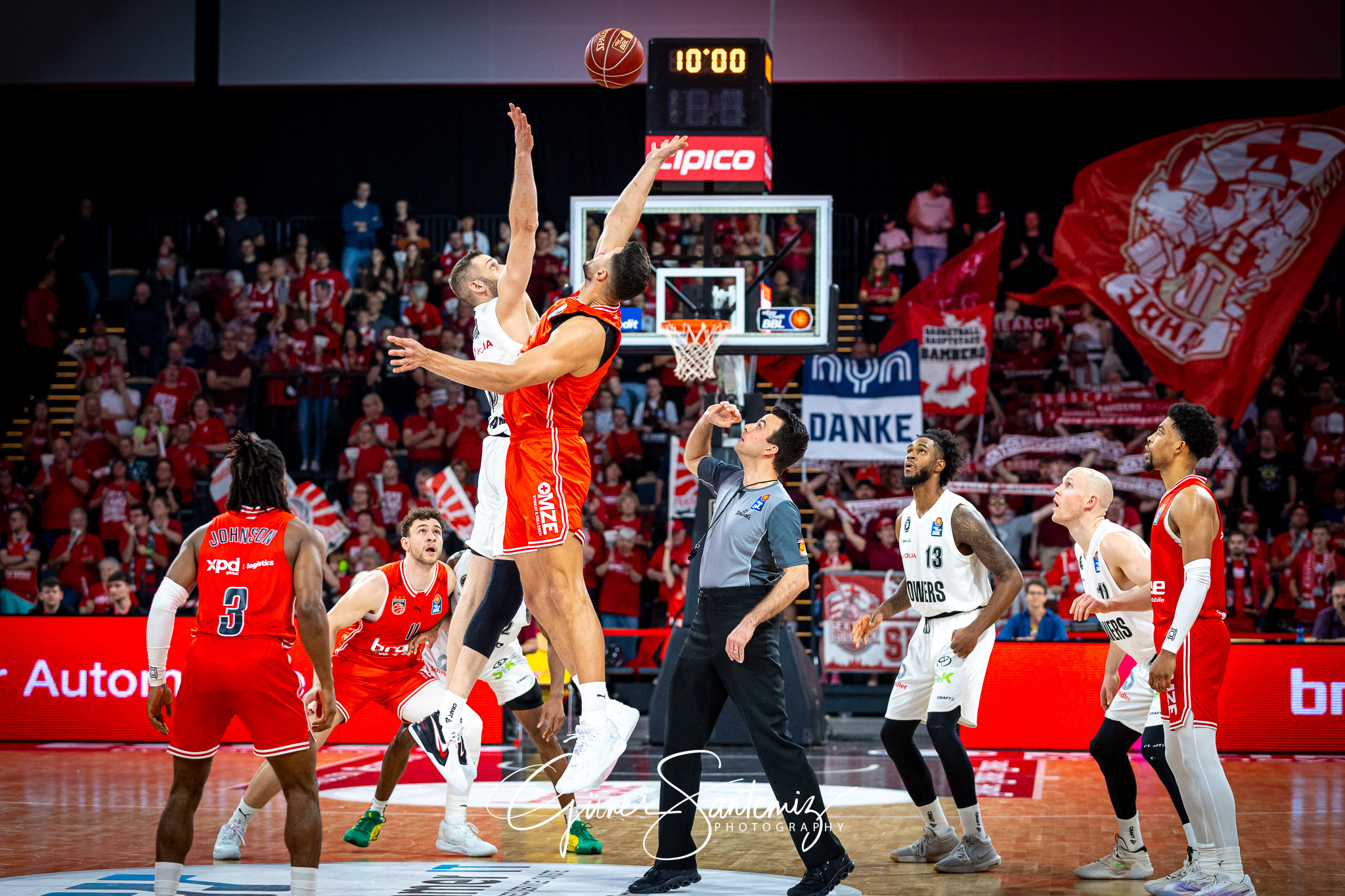 Bamberg Baskets vs. Veolia Hamburg Towers - Basketball - easyCre