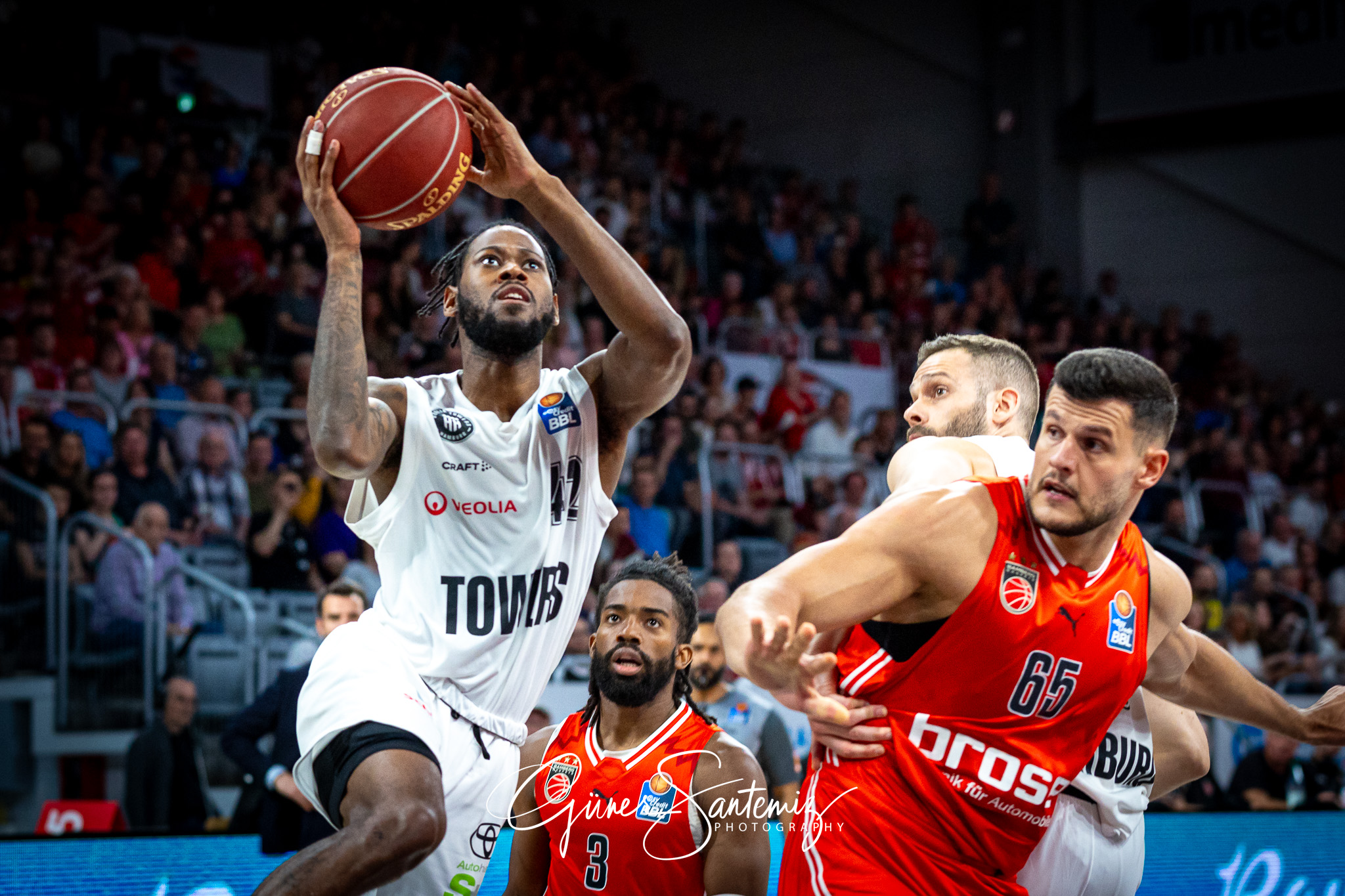 Bamberg Baskets vs. Veolia Hamburg Towers - Basketball - easyCre