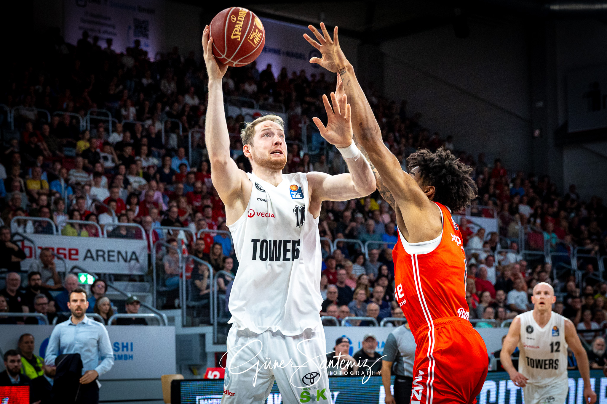 Bamberg Baskets vs. Veolia Hamburg Towers - Basketball - easyCre