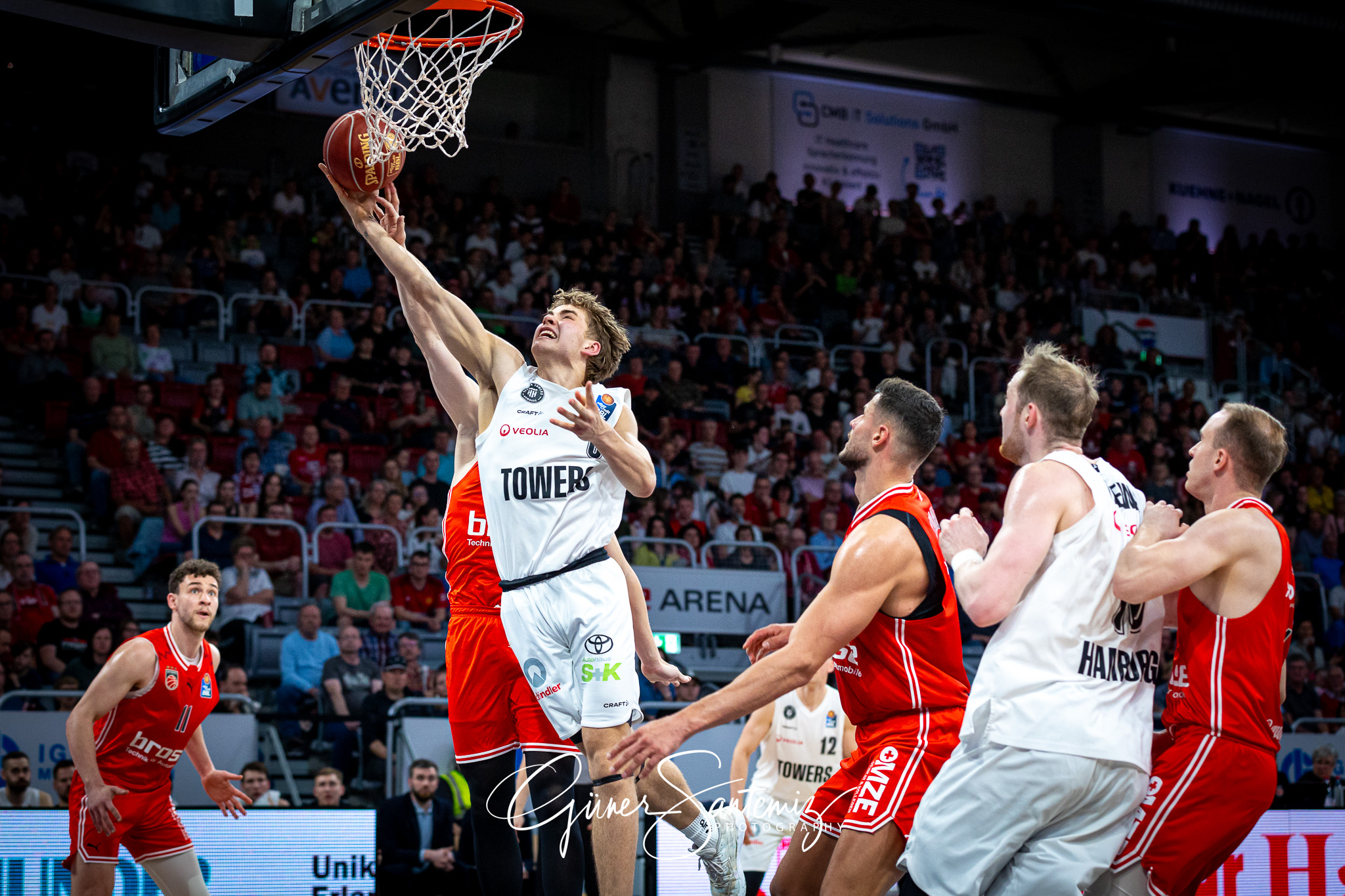 Bamberg Baskets vs. Veolia Hamburg Towers - Basketball - easyCre