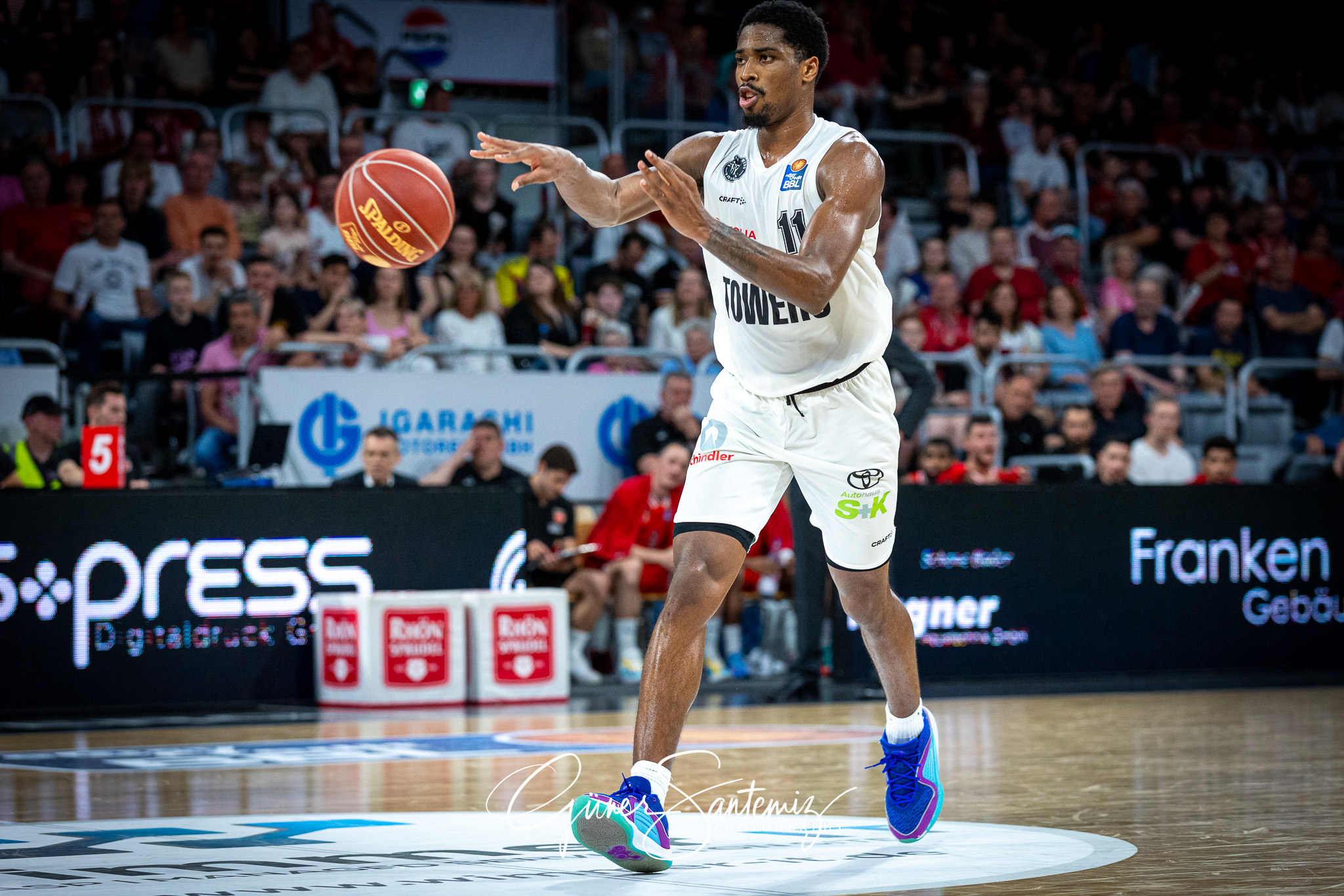 Bamberg Baskets vs. Veolia Hamburg Towers - Basketball - easyCre