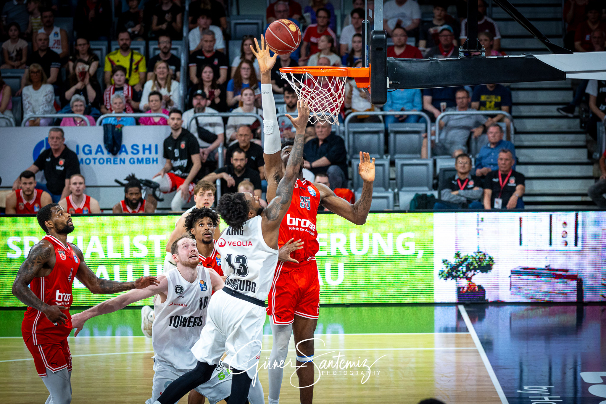Bamberg Baskets vs. Veolia Hamburg Towers - Basketball - easyCre