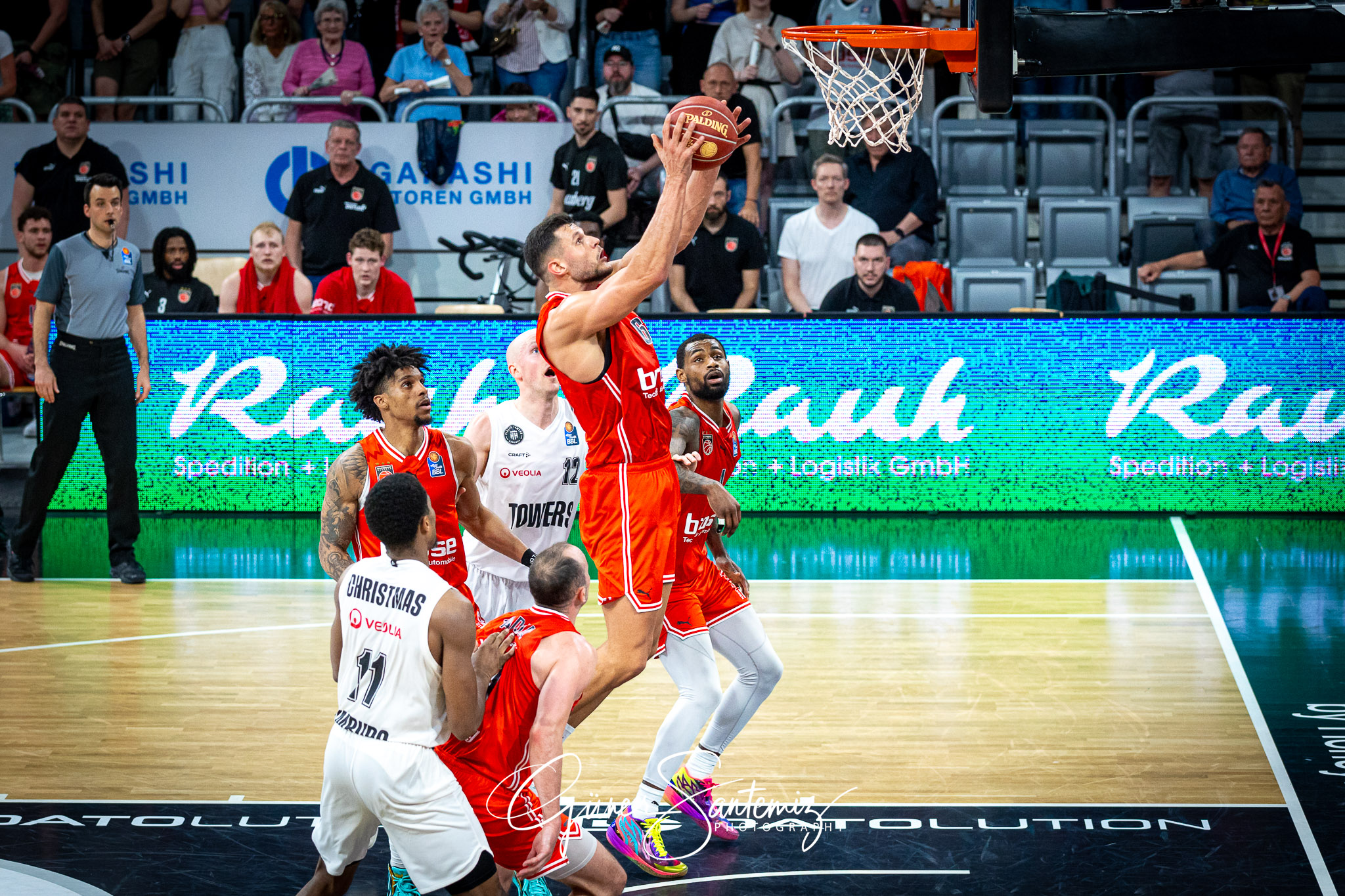 Bamberg Baskets vs. Veolia Hamburg Towers - Basketball - easyCre