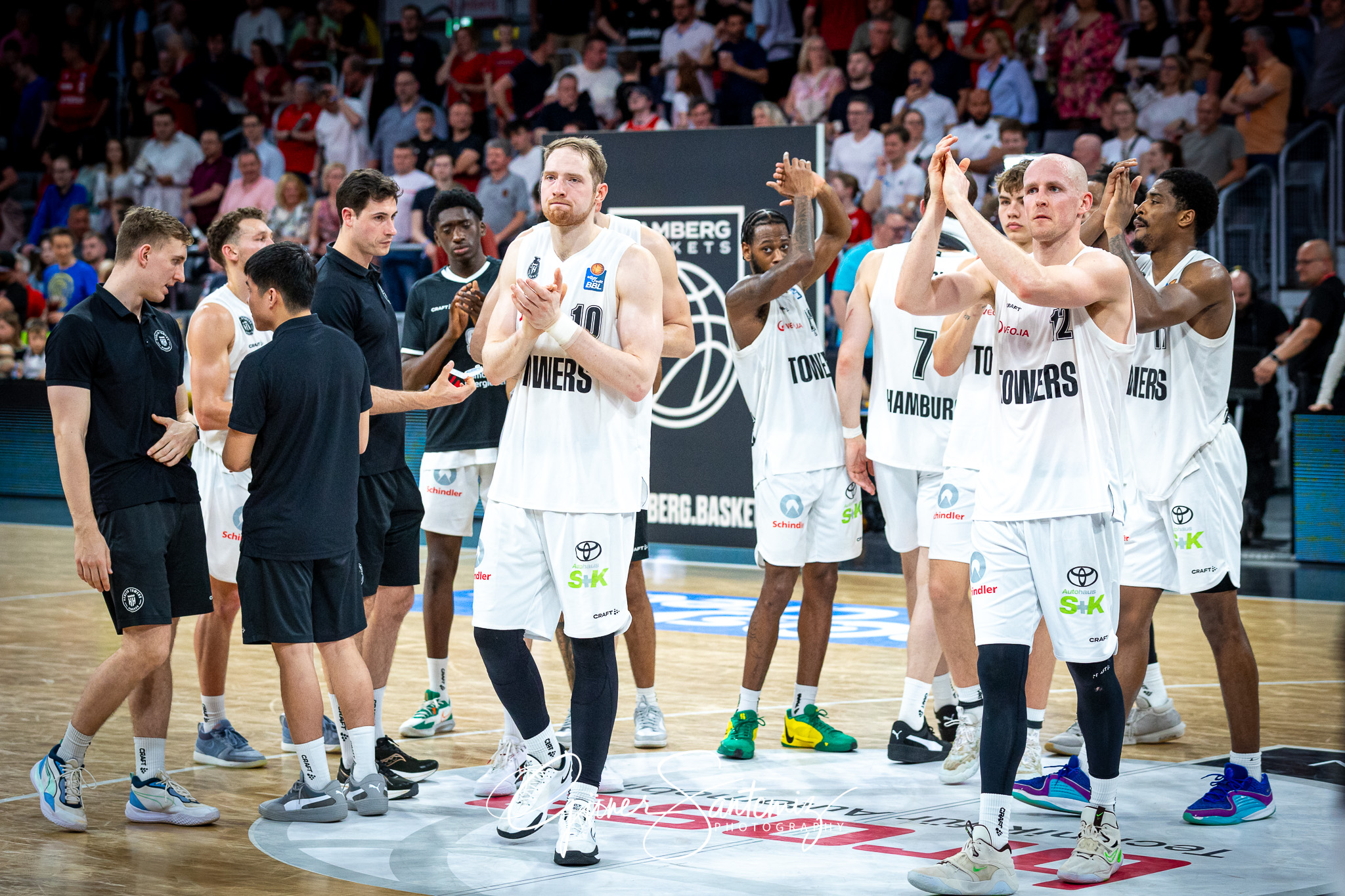 Bamberg Baskets vs. Veolia Hamburg Towers - Basketball - easyCre
