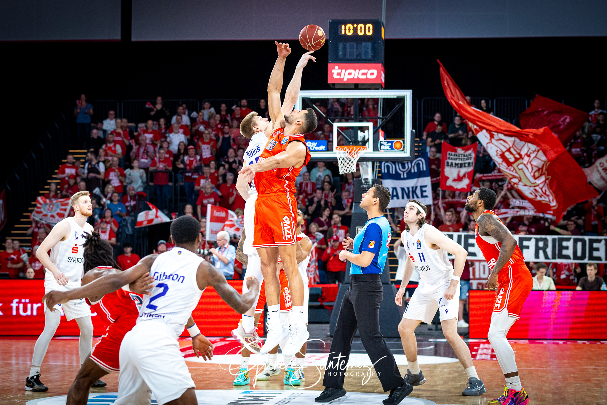Bamberg Baskets vs. BG Goettingen - Basketball - easyCredit BBL