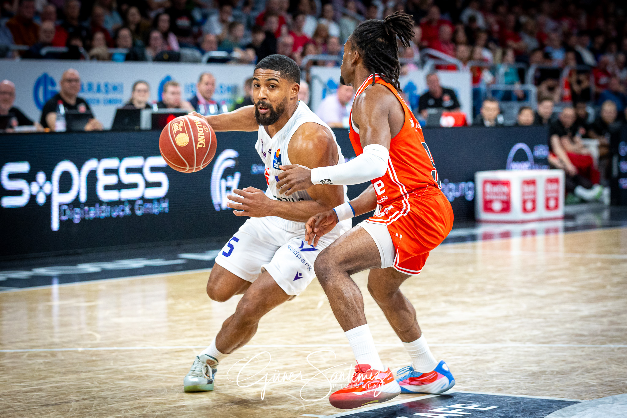 Bamberg Baskets vs. BG Goettingen - Basketball - easyCredit BBL