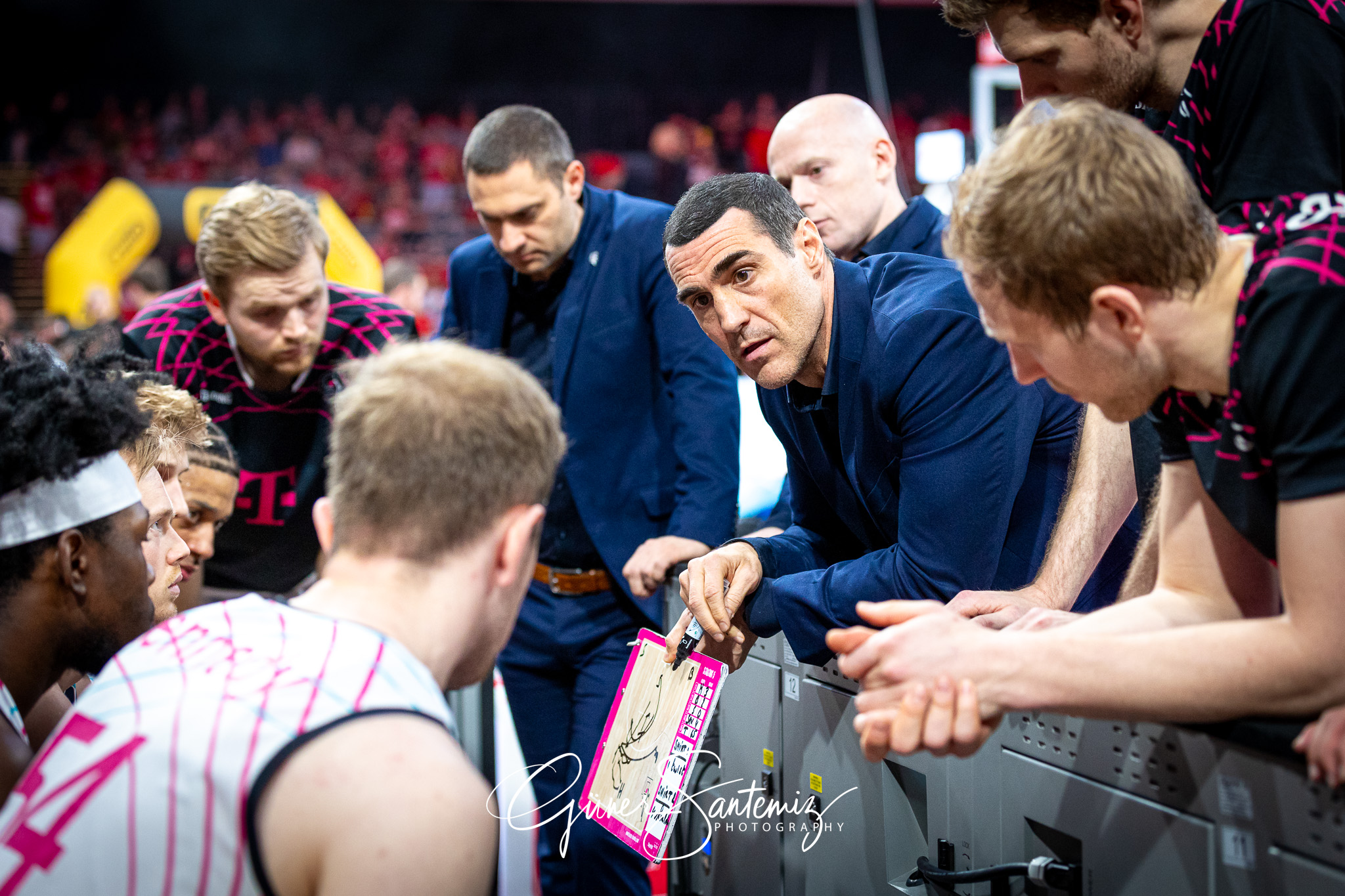 Bamberg Baskets vs. Telekom Baskets Bonn - Basketball - easyCred