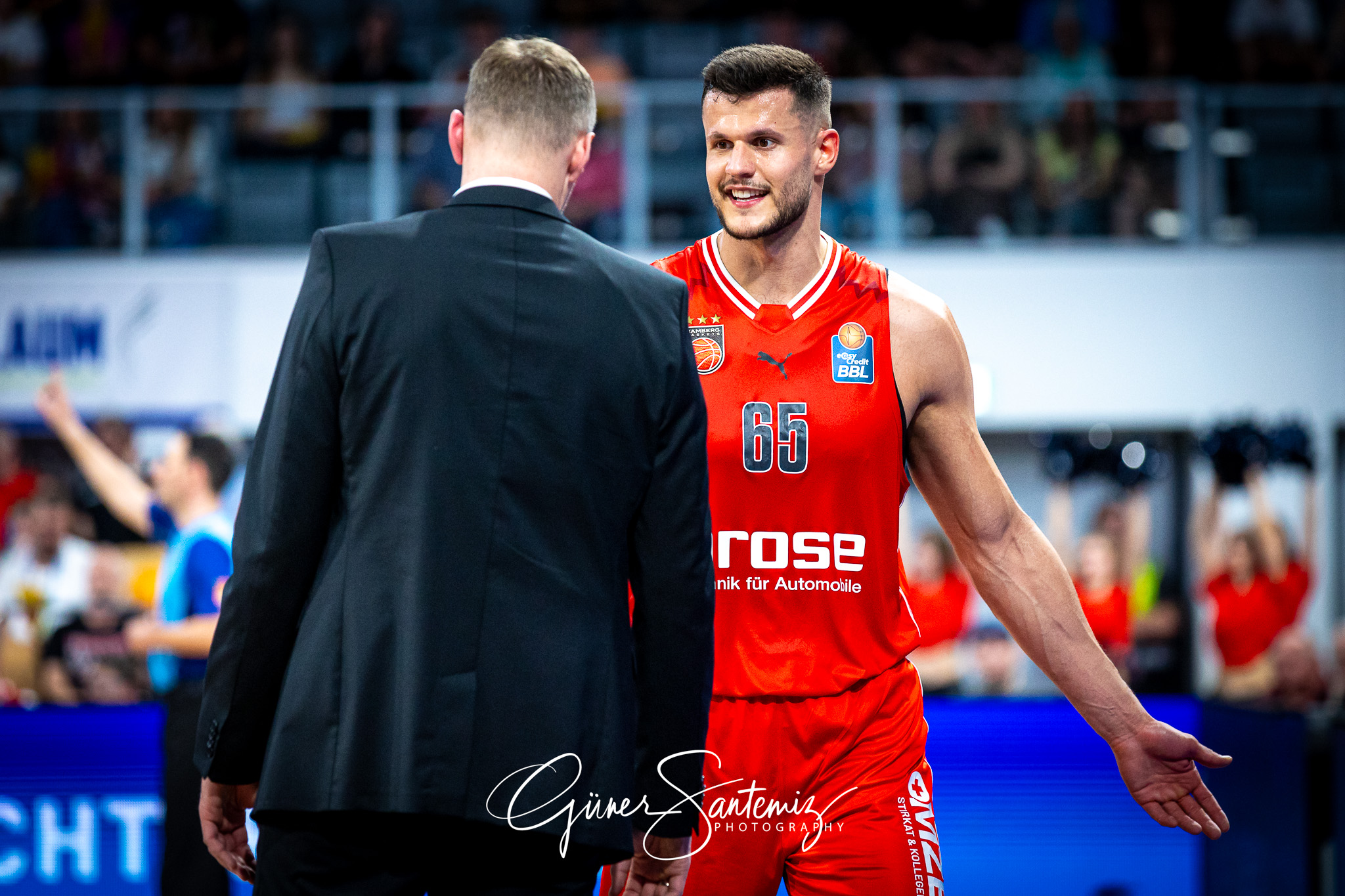 Bamberg Baskets vs. Telekom Baskets Bonn - Basketball - easyCred