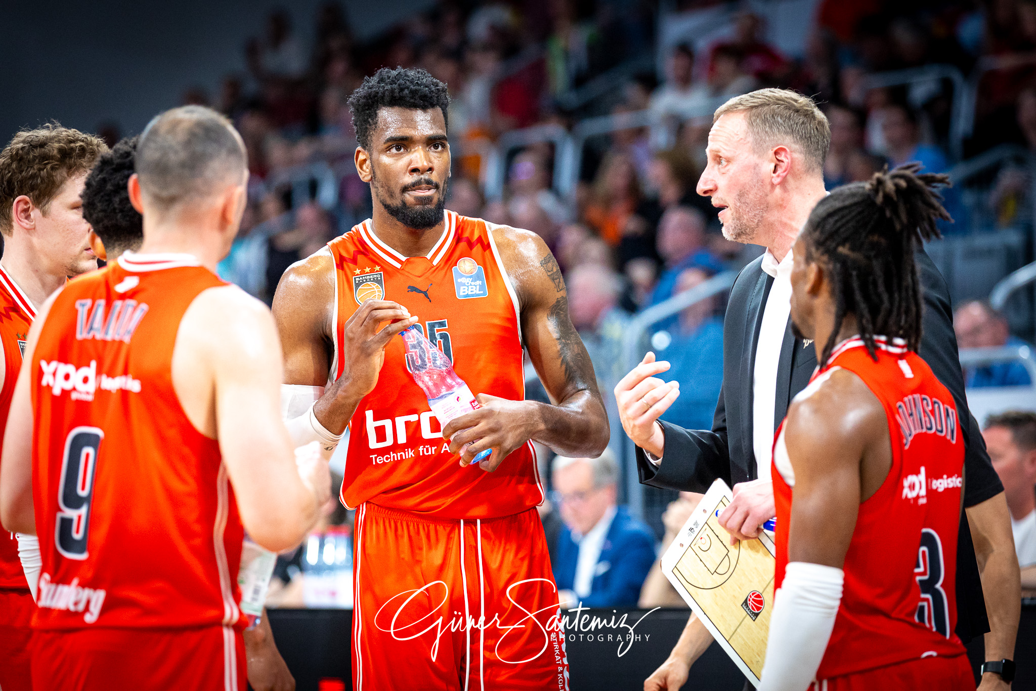 Bamberg Baskets vs. Telekom Baskets Bonn - Basketball - easyCred