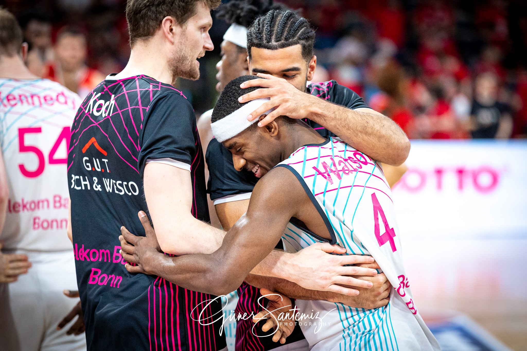 Bamberg Baskets vs. Telekom Baskets Bonn - Basketball - easyCred