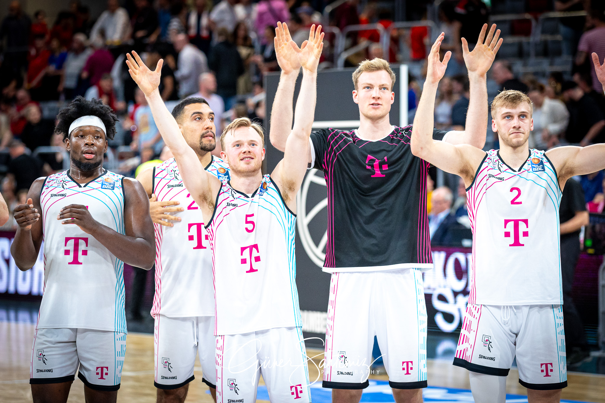 Bamberg Baskets vs. Telekom Baskets Bonn - Basketball - easyCred