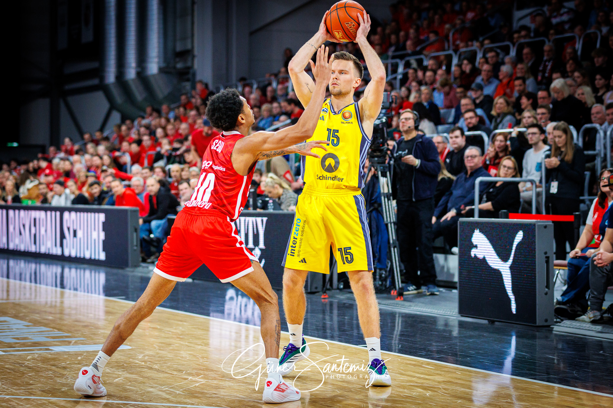 Bamberg Baskets vs. ALBA Berlin - Basketball - BBL Pokal - Viert