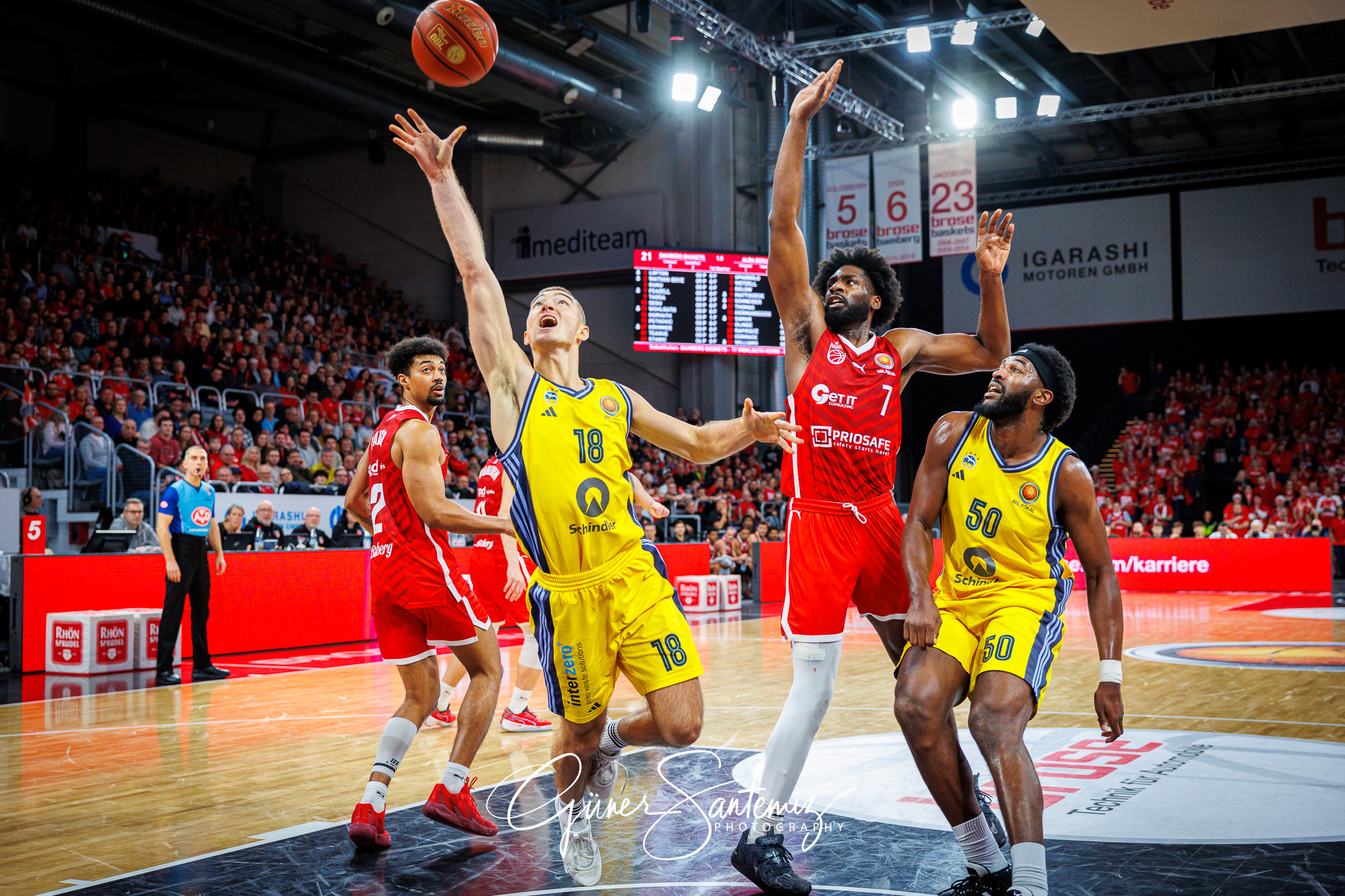 Bamberg Baskets vs. ALBA Berlin - Basketball - BBL Pokal - Viert